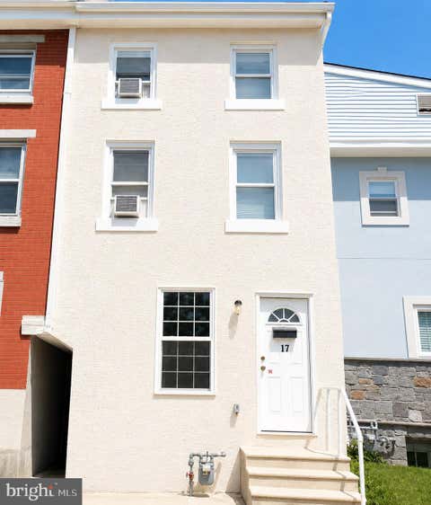 Townhouse For Sale - 17 W Oak Street<br/> NORRISTOWN, PA 19401
