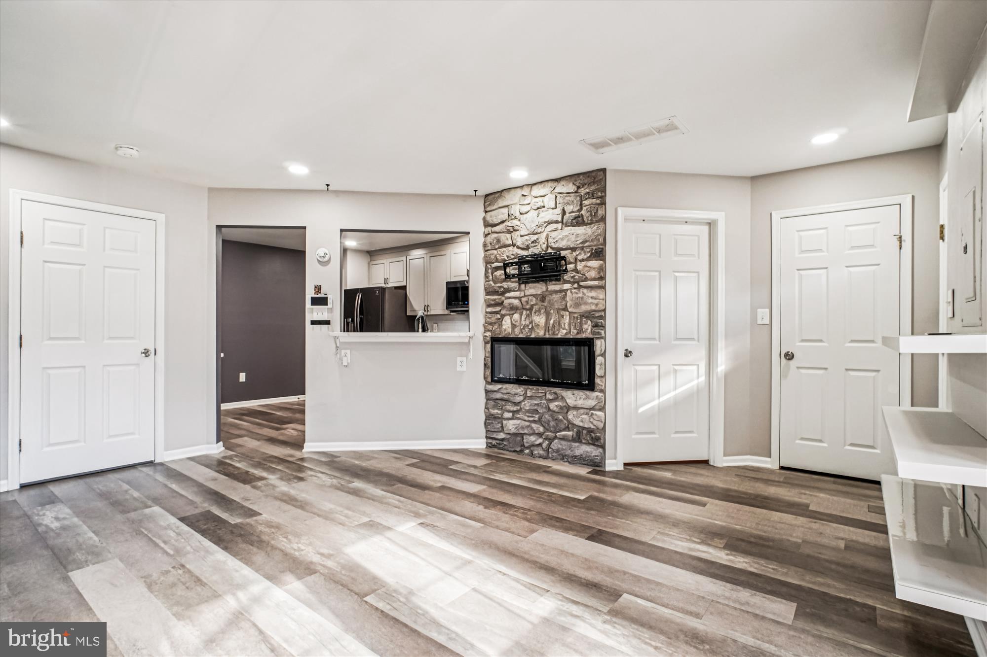 GABLES AT GUNSTON - Residential Lease