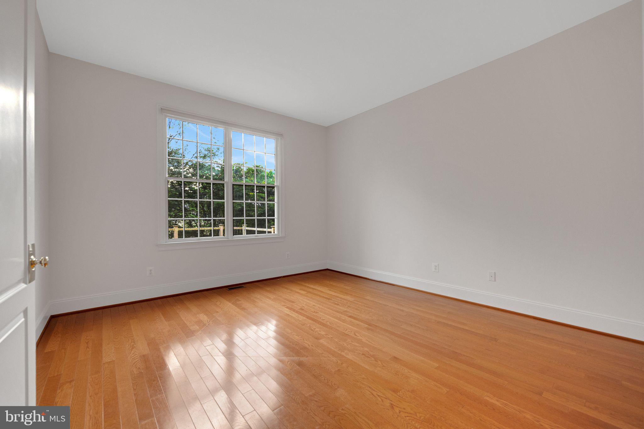 RIVERCREST - Residential