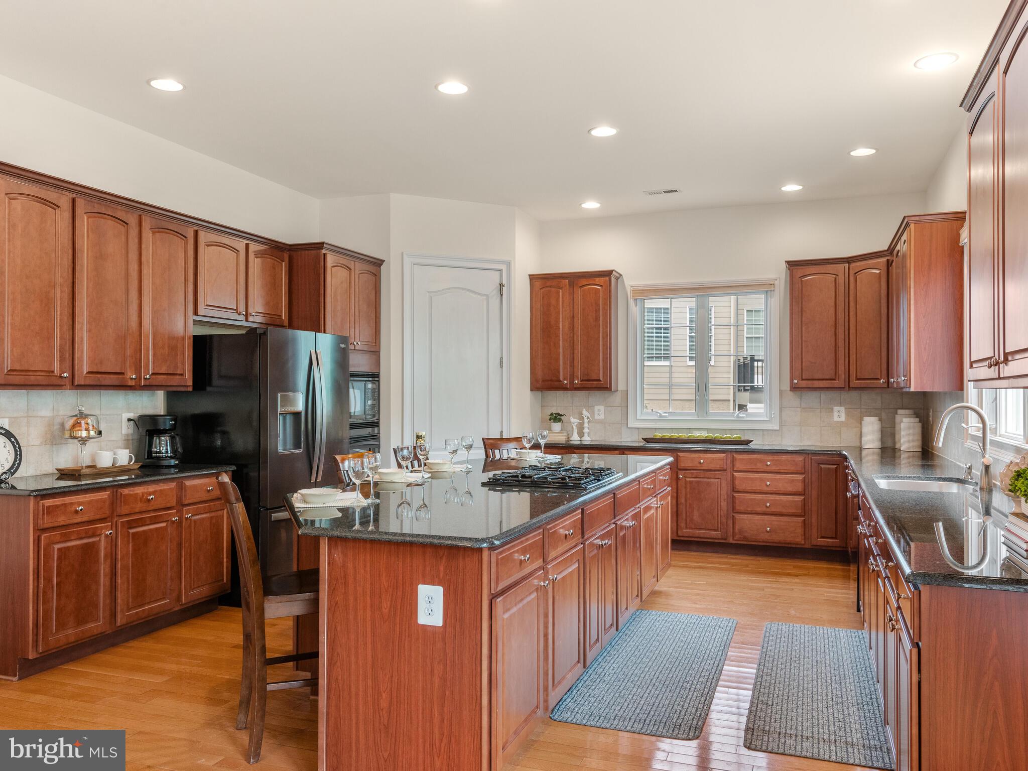 RIVERCREST - Residential