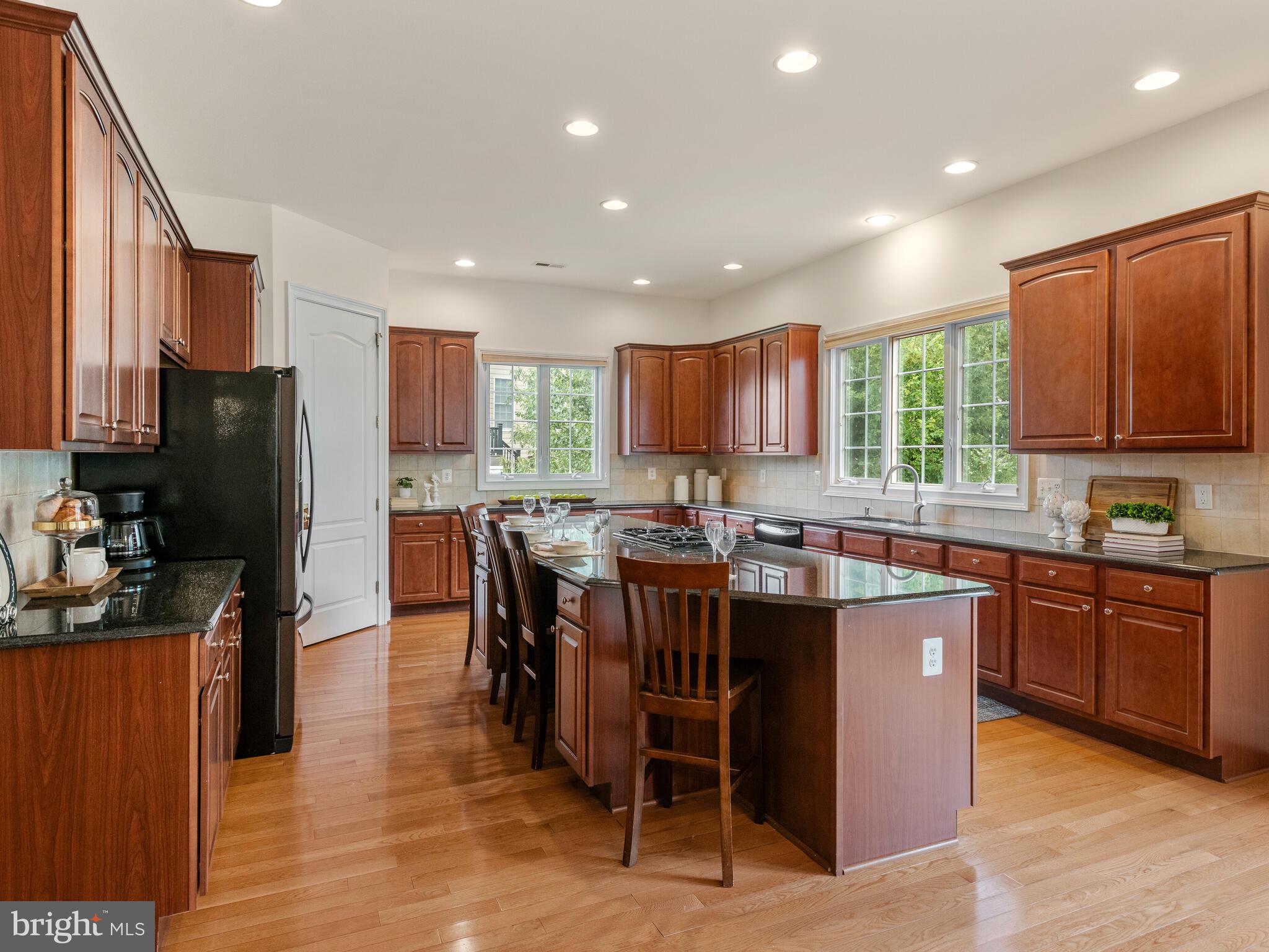 RIVERCREST - Residential