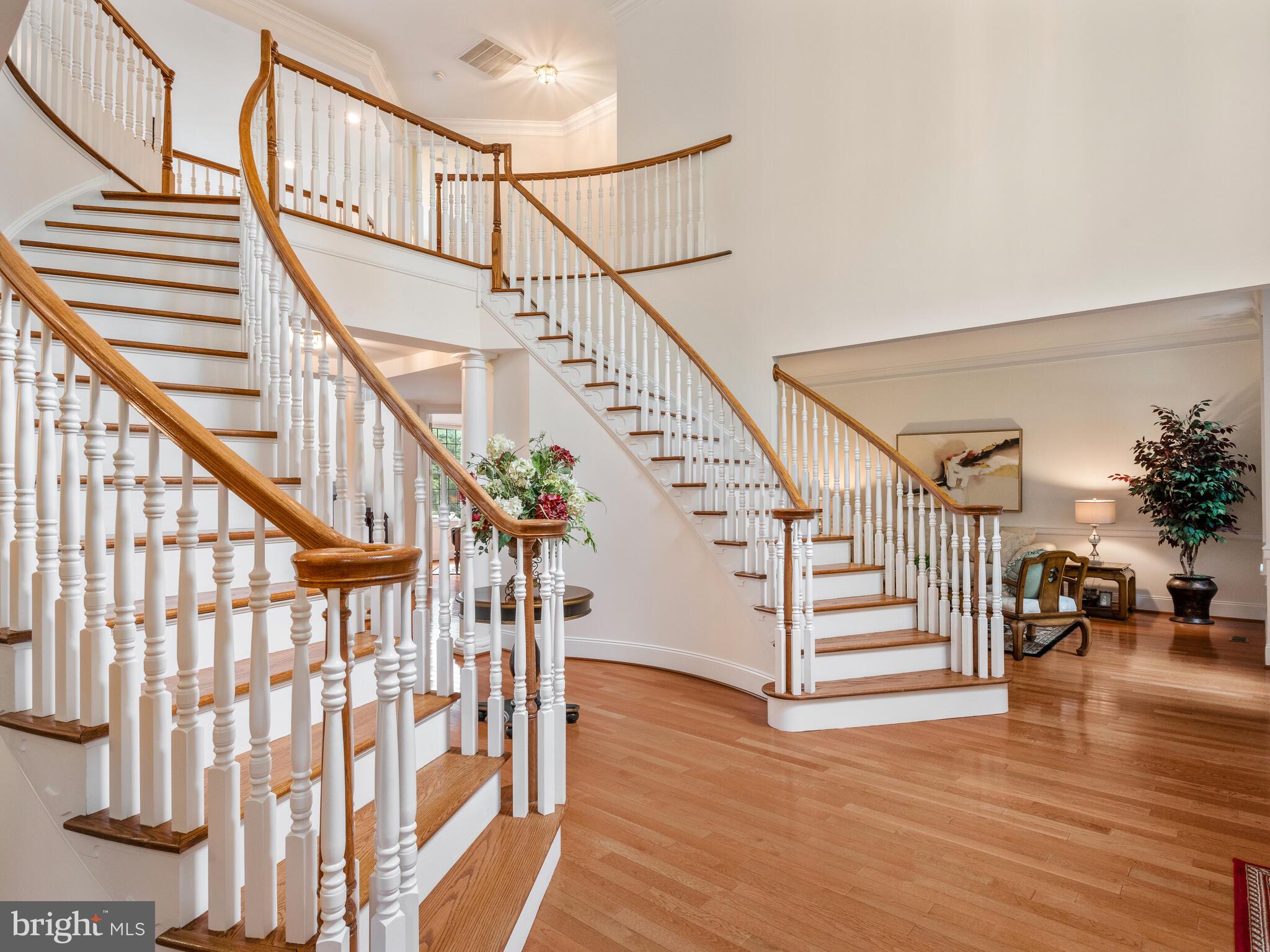 RIVERCREST - Residential