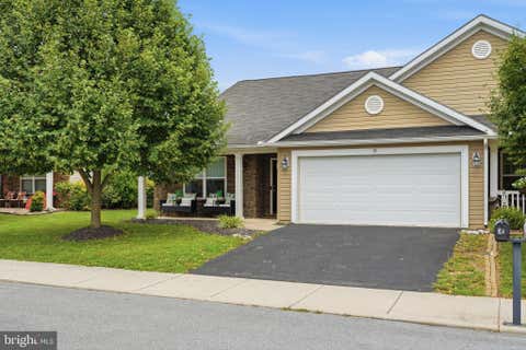 Townhouse For Sale - 33 Chennault Trail<br/> FALLING WATERS, WV 25419