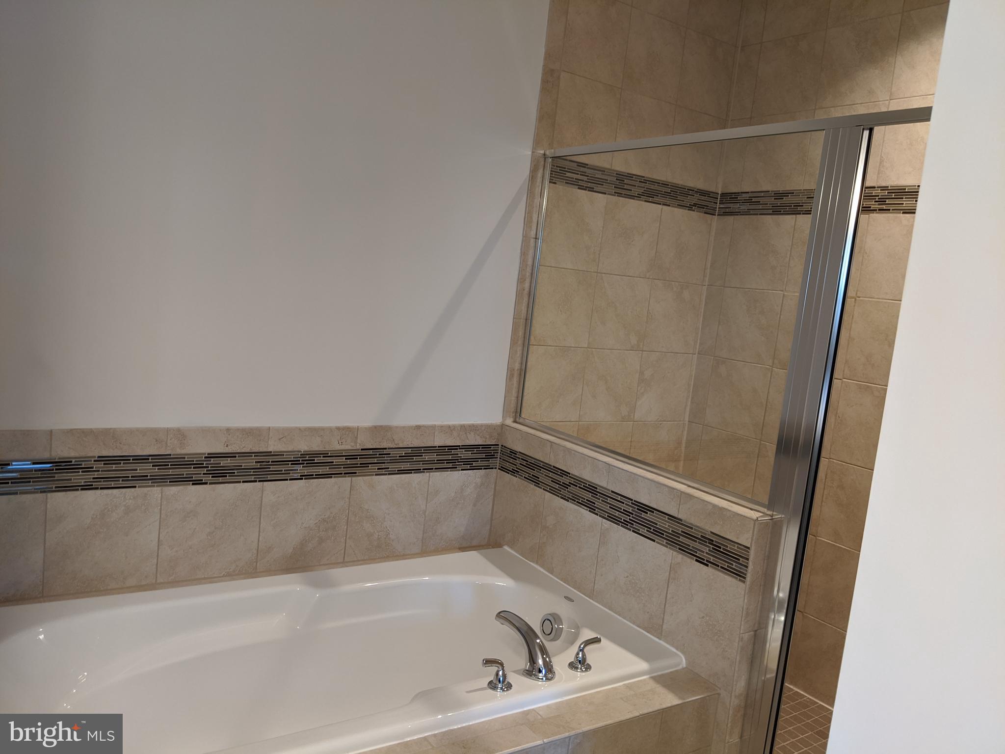 SNOWDEN BRIDGE - Residential Lease