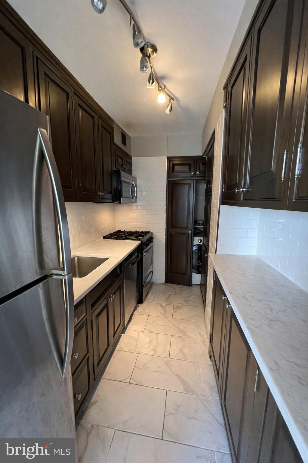 1806 RITTENHOUSE SQUARE 18 1209