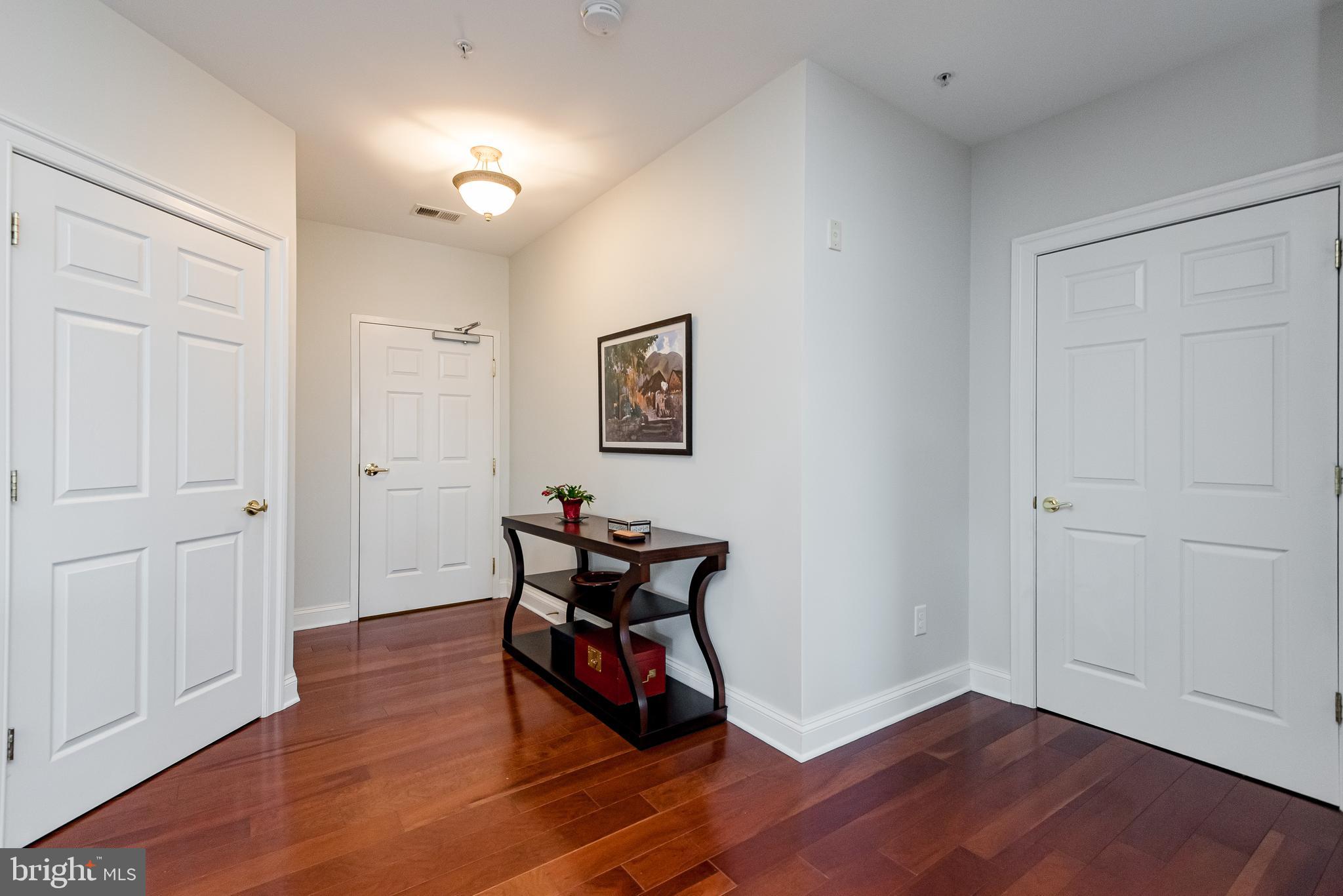 MURRAY HILL - Residential