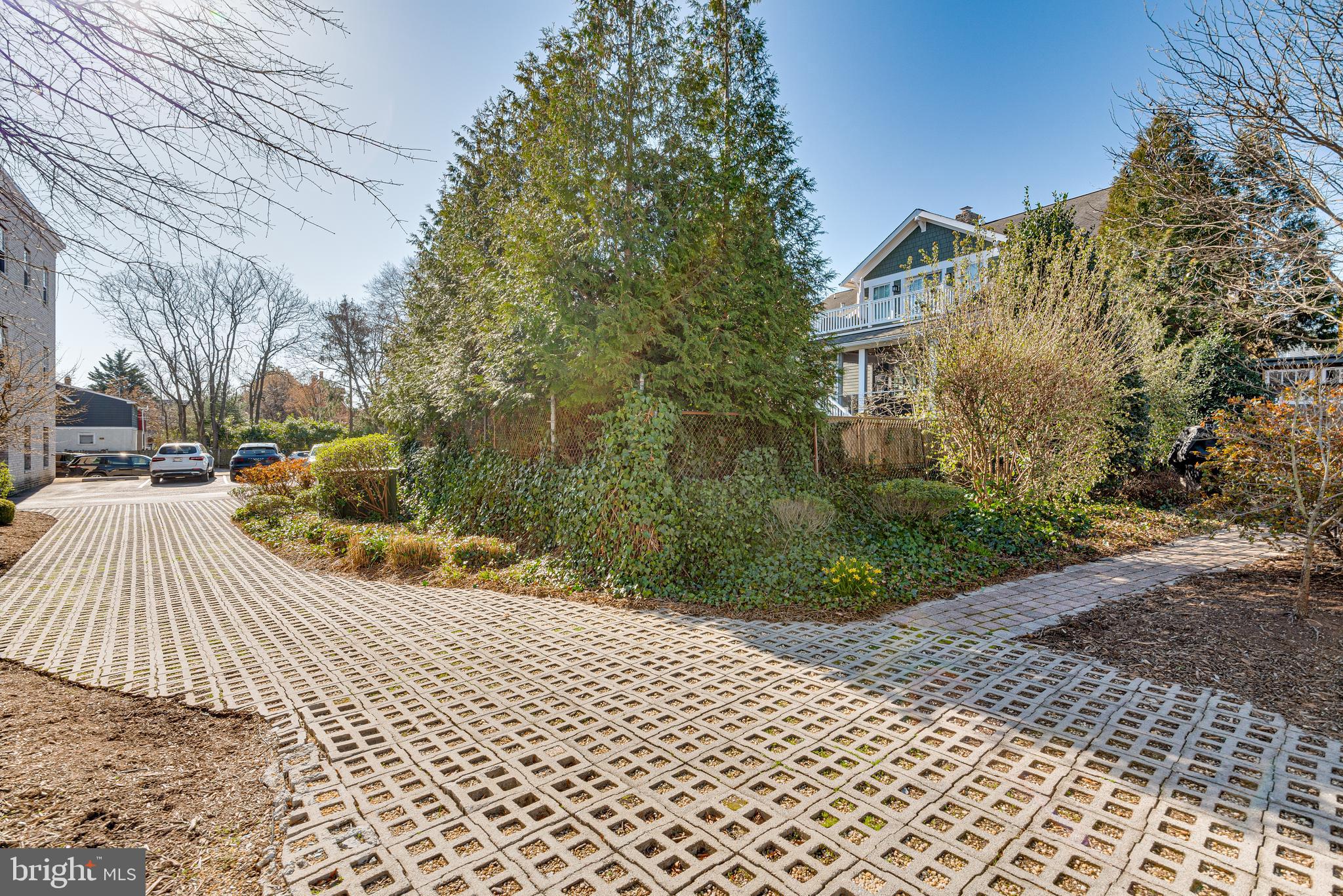 MURRAY HILL - Residential