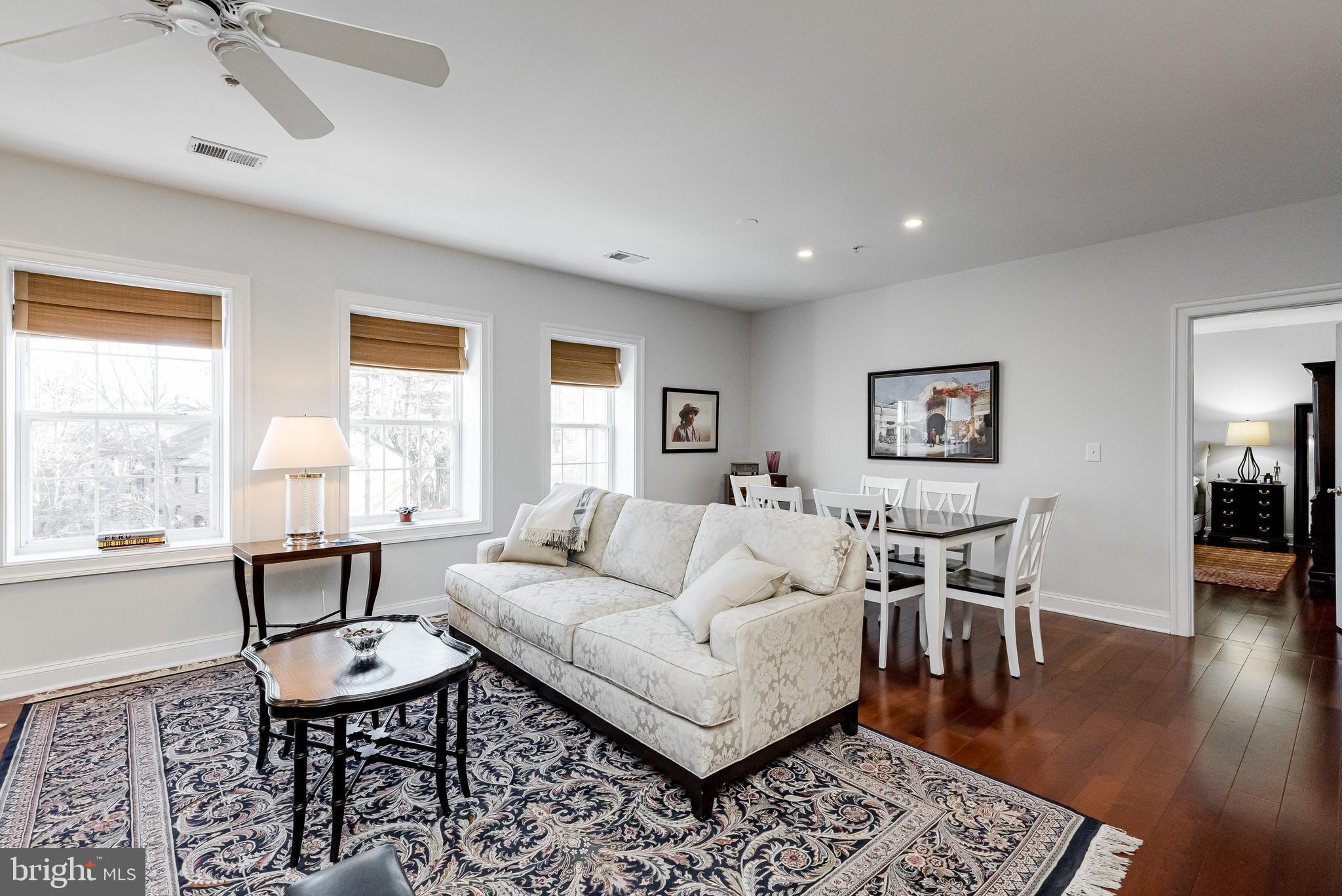 MURRAY HILL - Residential