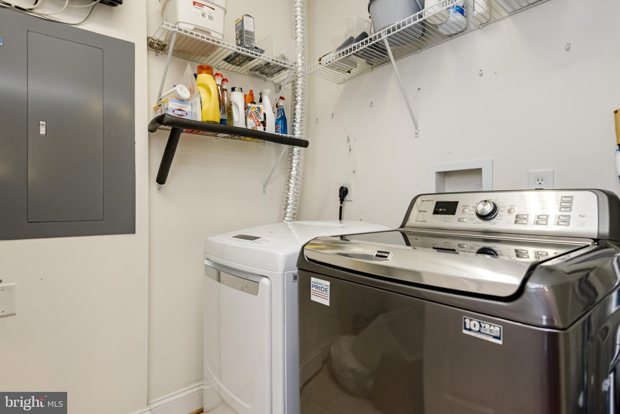 MURRAY HILL - Residential