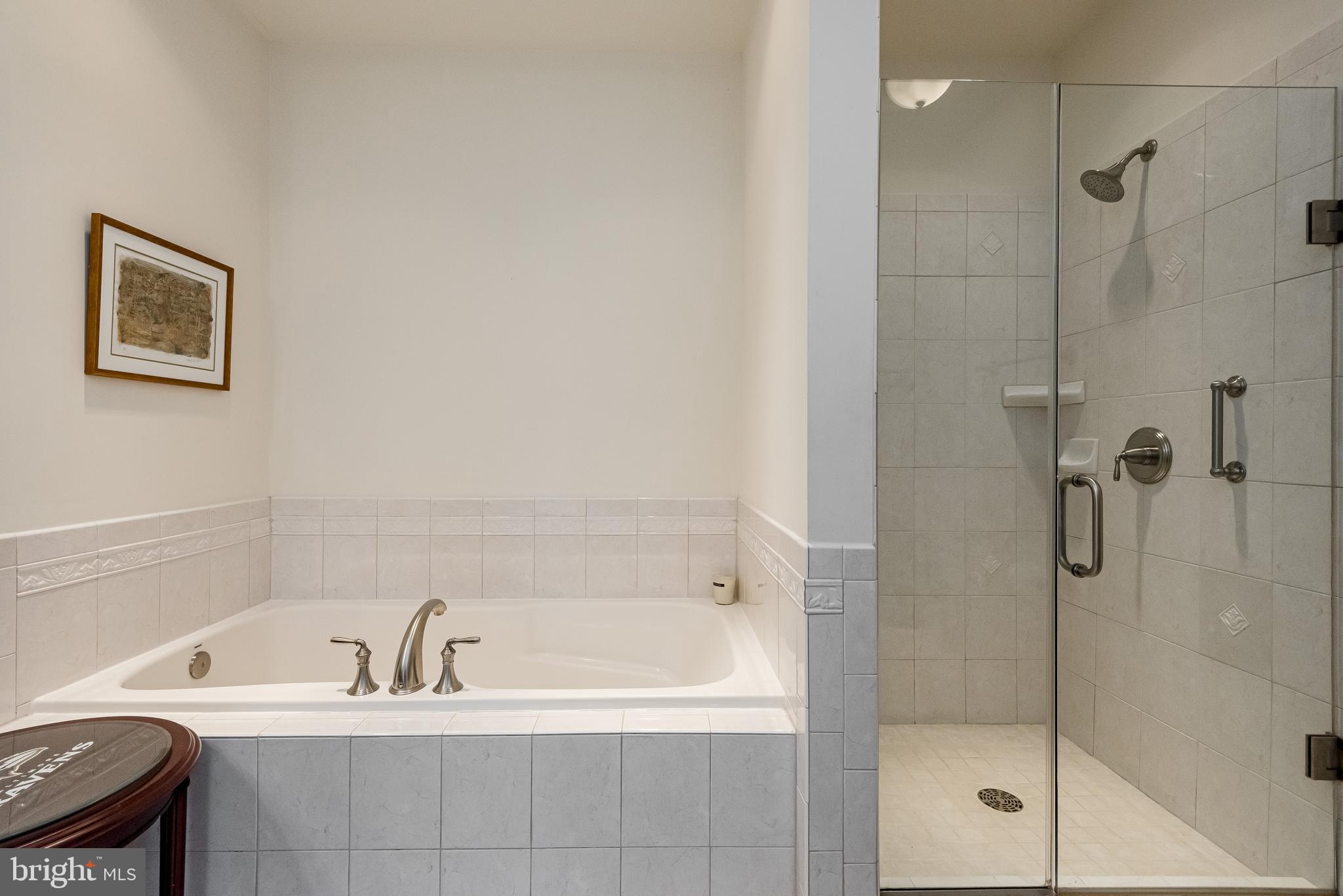 MURRAY HILL - Residential