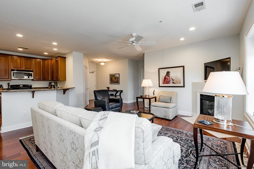 Absolutely Beautiful 2 bedroom and 2 full bath  Penthouse Condo in Downtown Annapolis,   This condo come with 2 deeded parking spaces and Elevator access to all floors..  Brazilian Cherry hardwood through-out ,  Upgraded kitchen with Cherry Cabinets, Full size laundry  .   Additional Storage in lower level of the building.  The building is secure with required code for entry.