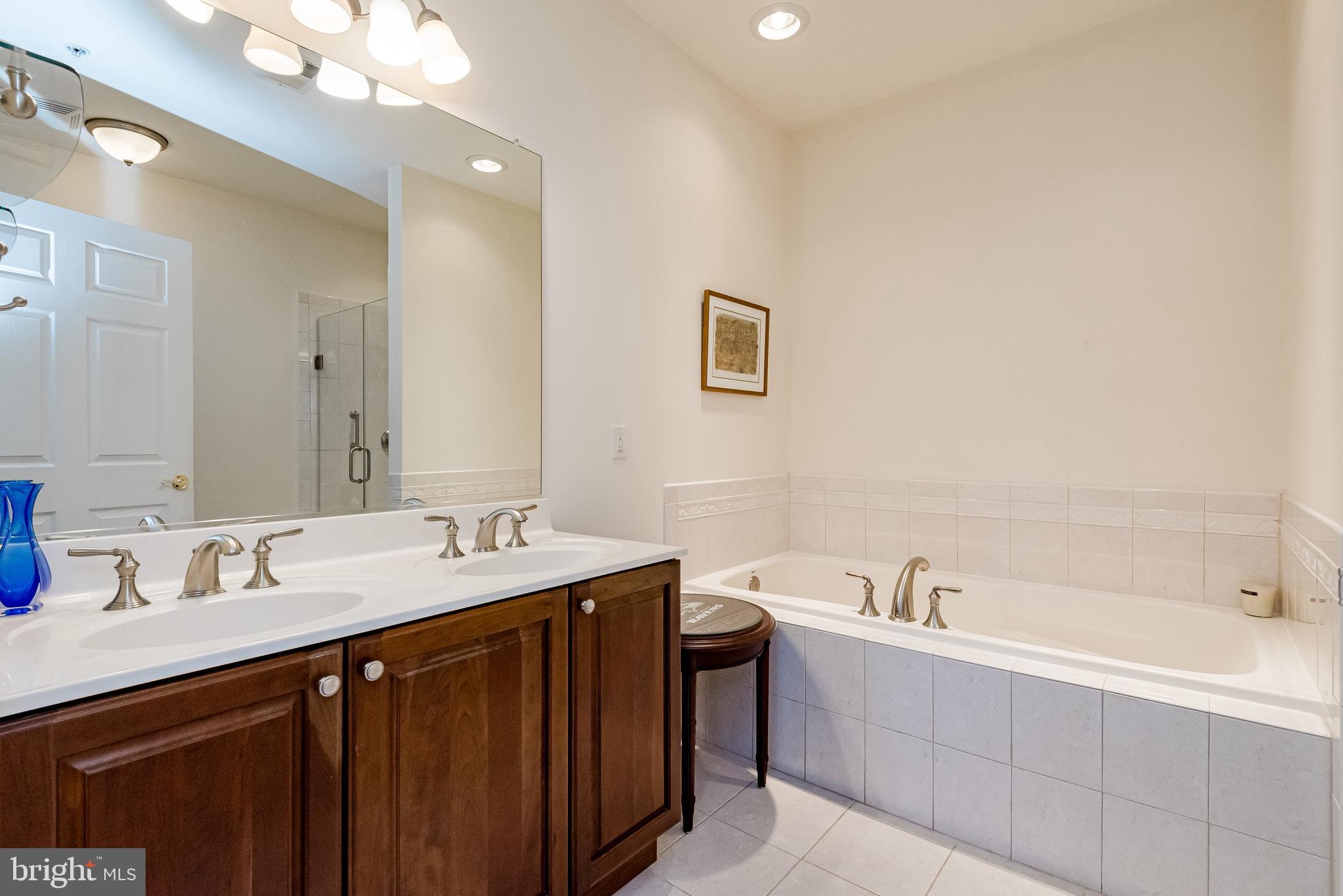 MURRAY HILL - Residential