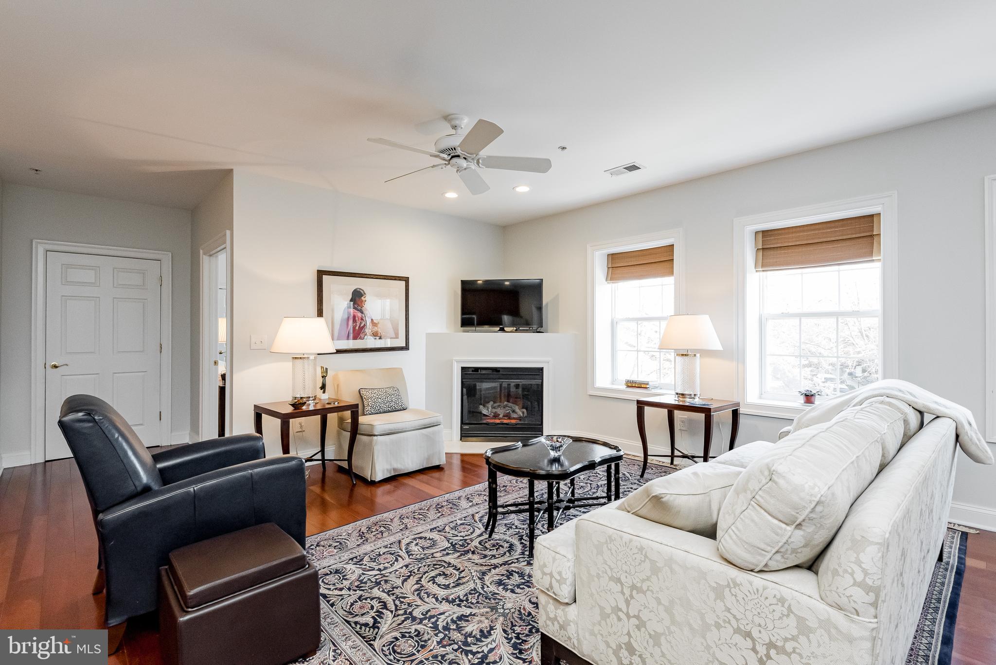 MURRAY HILL - Residential