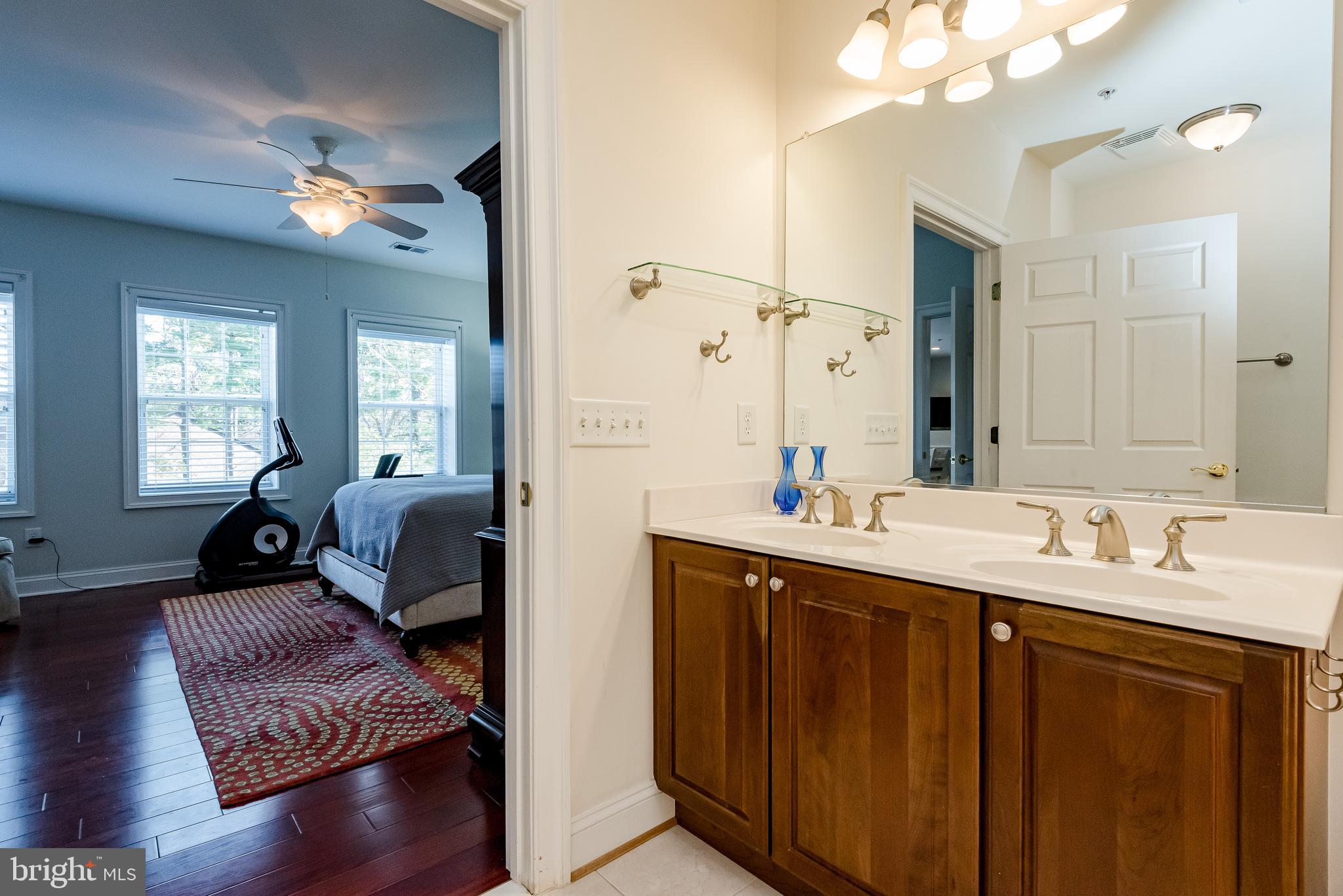 MURRAY HILL - Residential