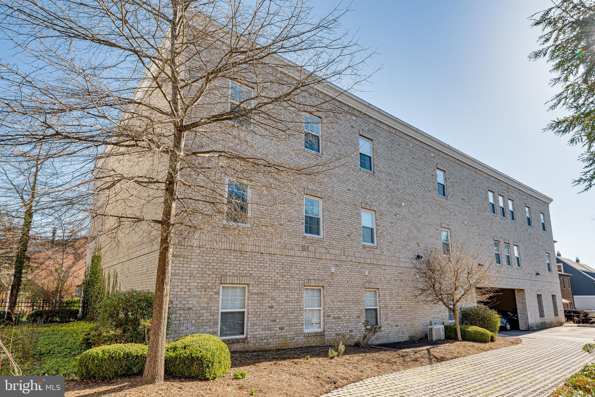 MURRAY HILL - Residential