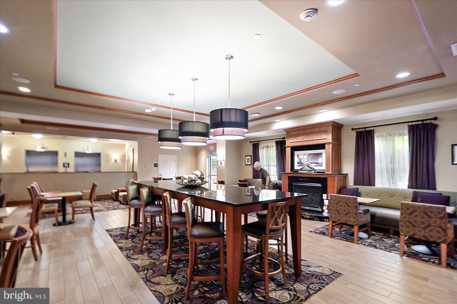 8058 OCEAN GATEWAY