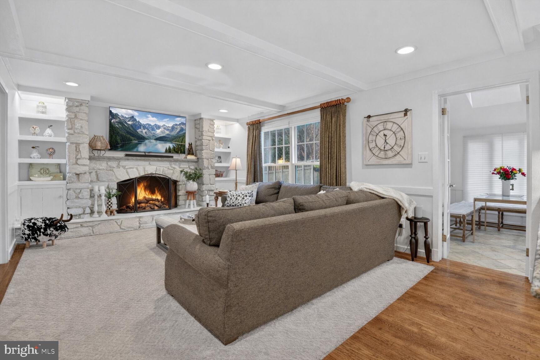 KENSINGTON PARK - Residential