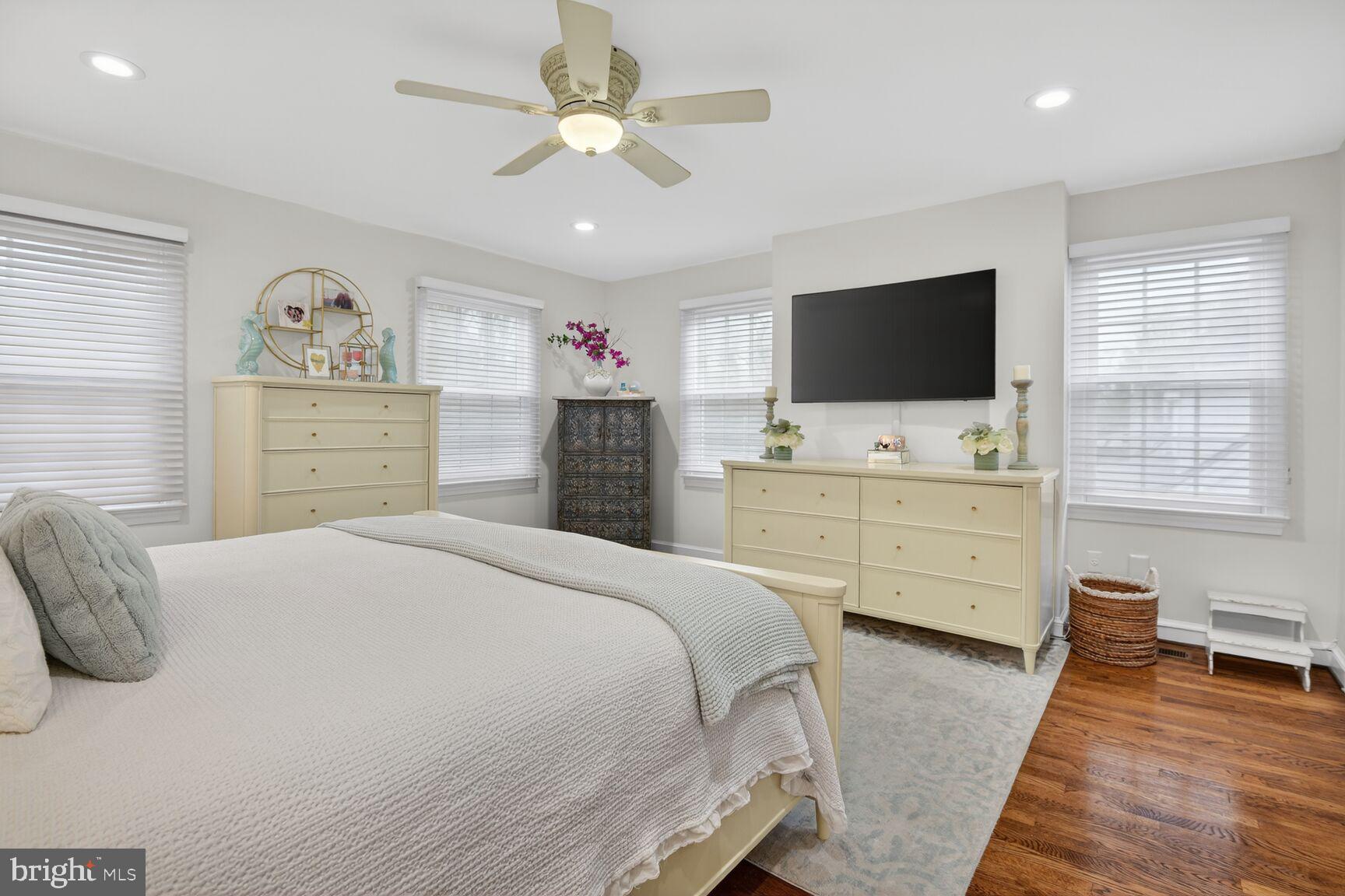 KENSINGTON PARK - Residential