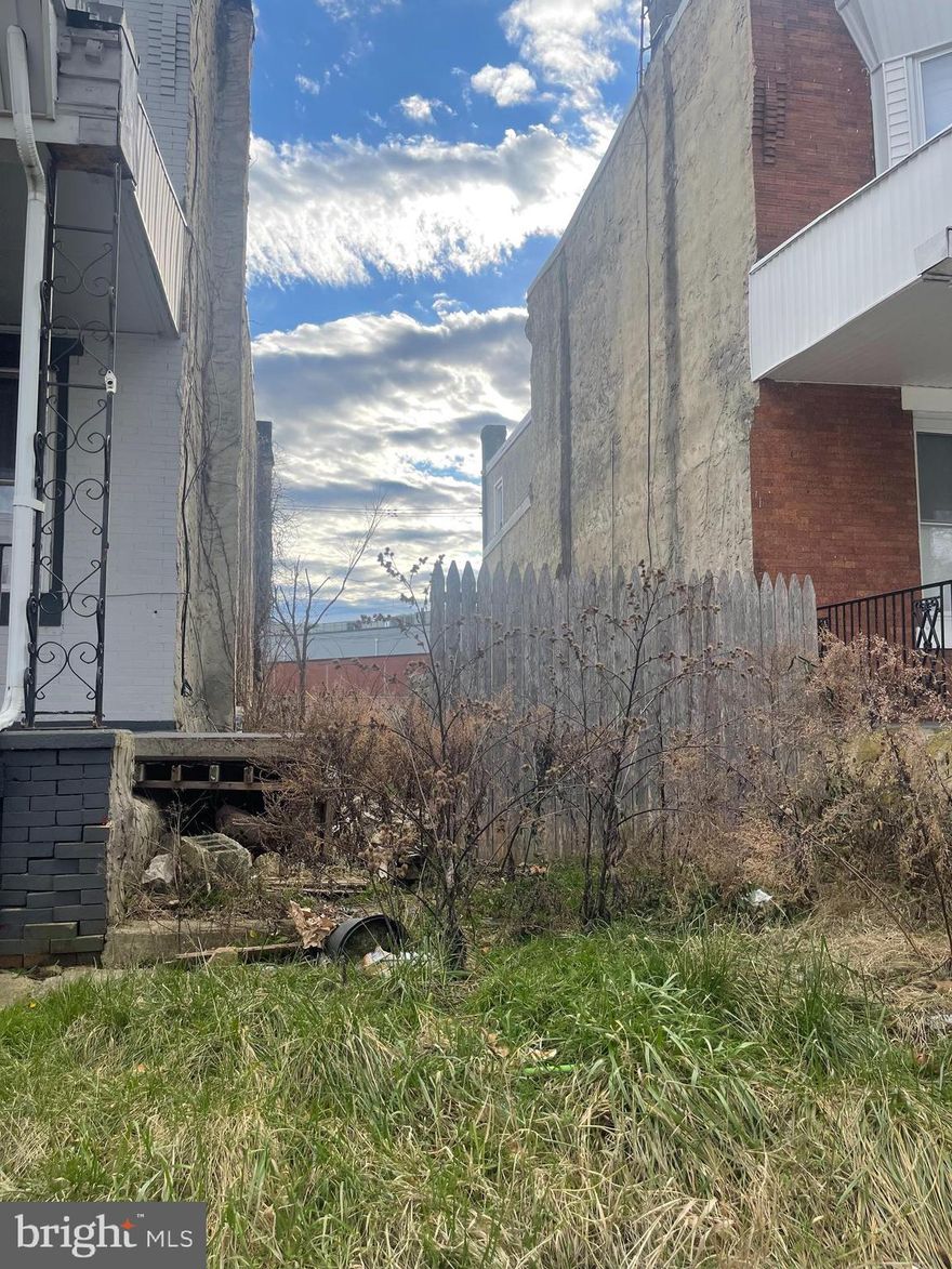 Vacant Lot for Sale zoned RSA5 Lot dimensions are approx 16x96