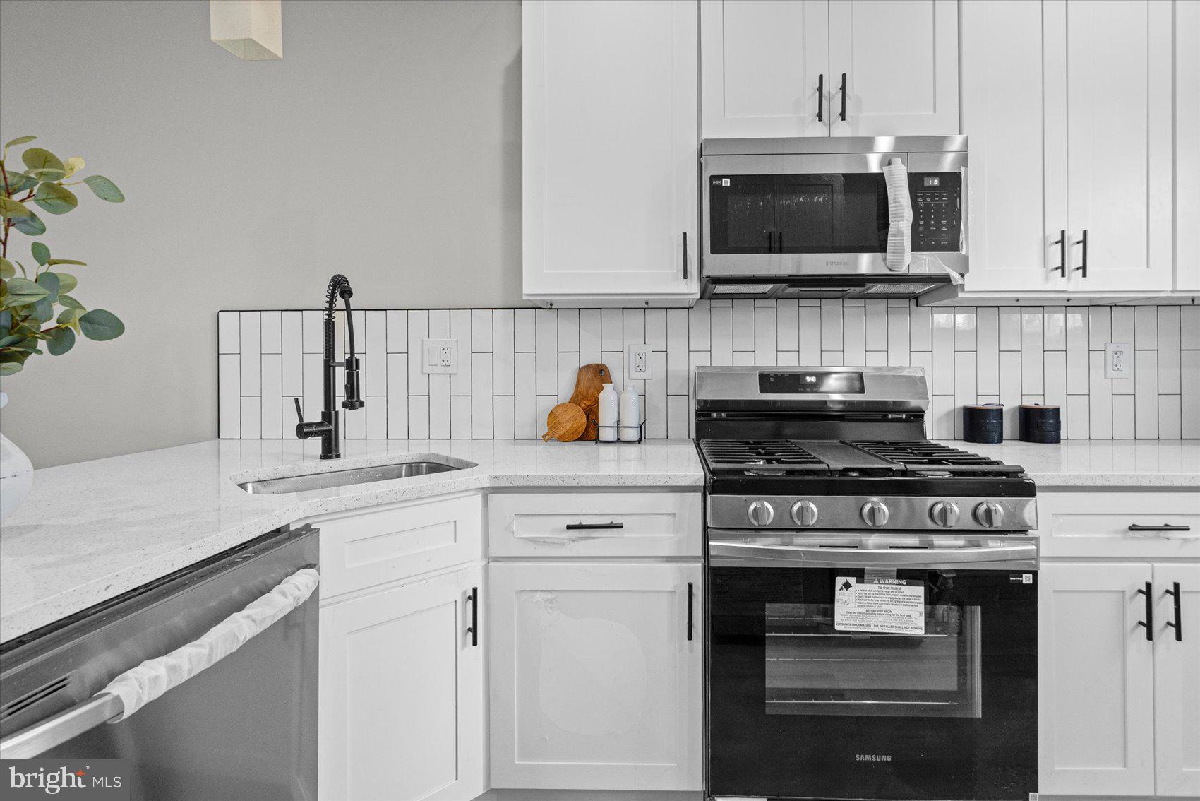 CARROLL-SOUTH HILTON - Residential