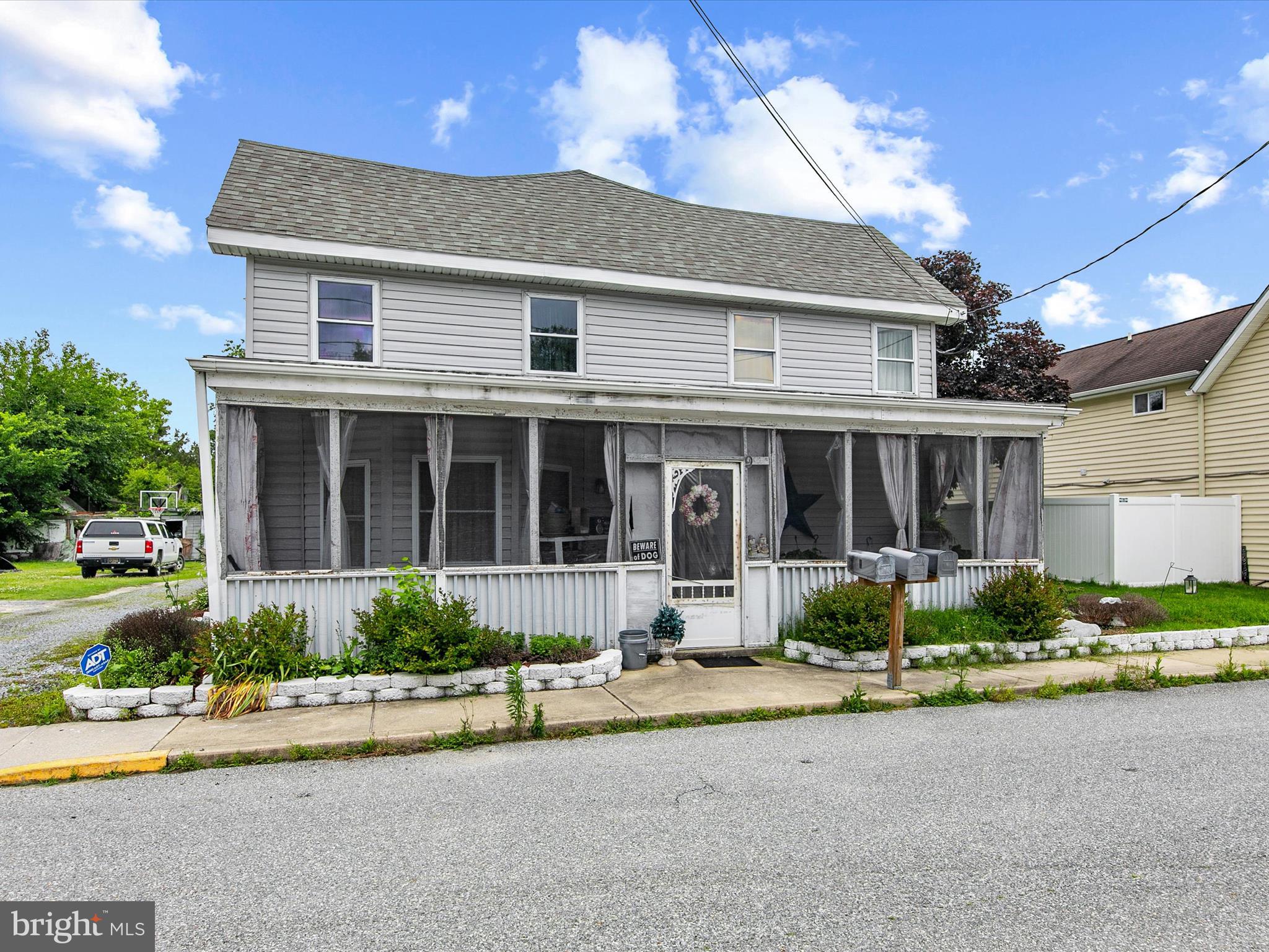 9 KNOX STREET
