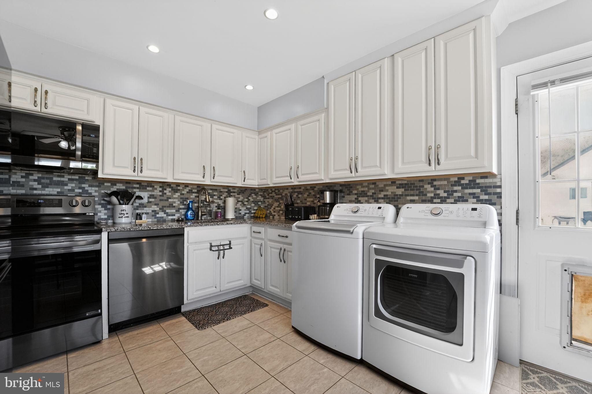 QUEENS PARK - Residential