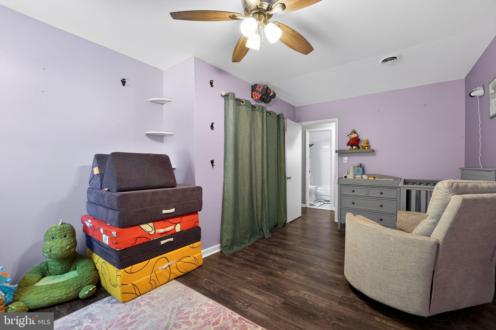 QUEENS PARK - Residential