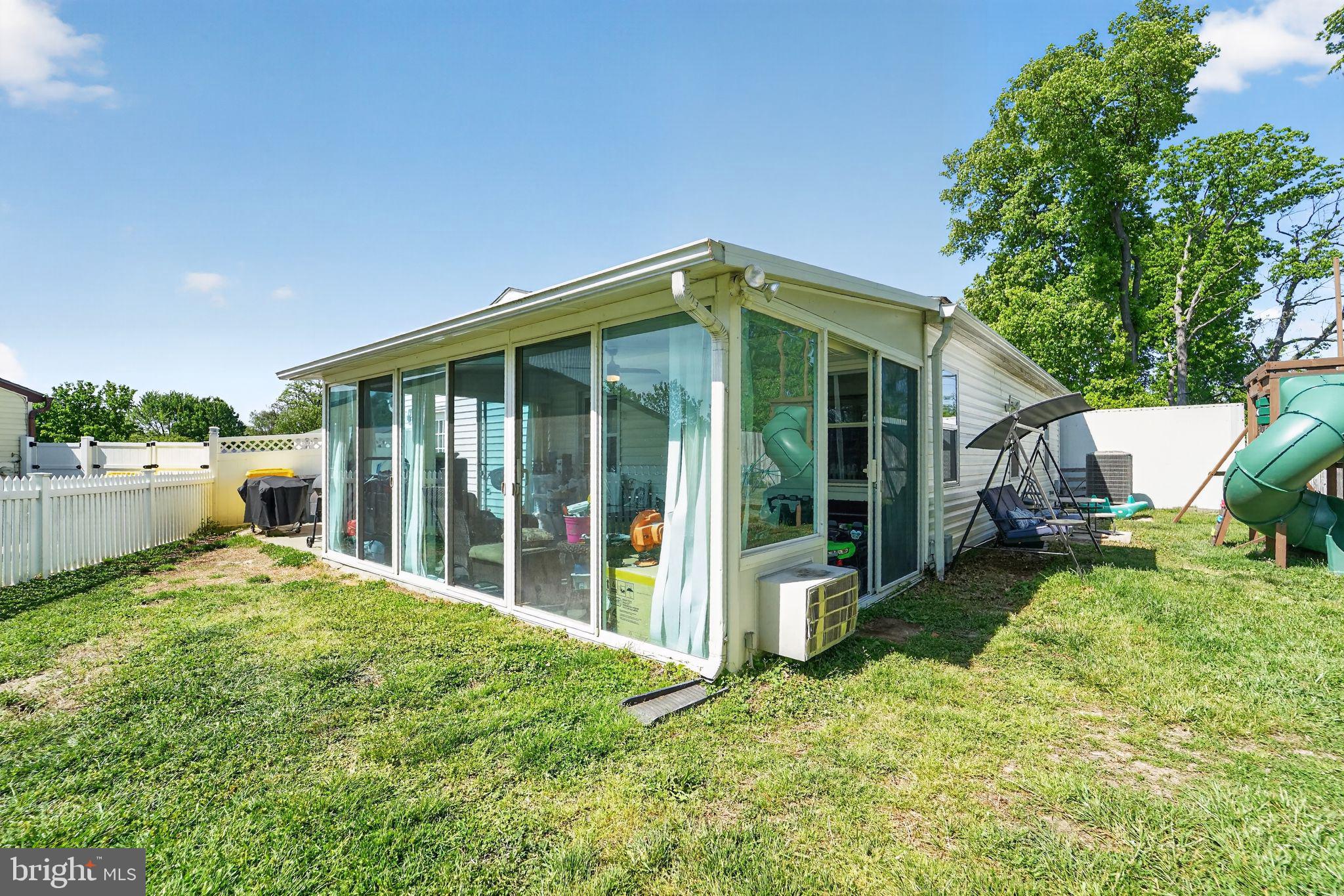 QUEENS PARK - Residential