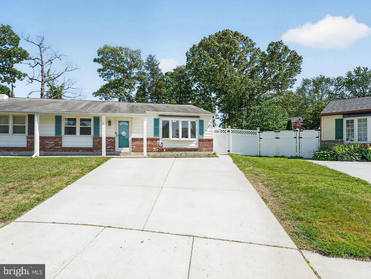 QUEENS PARK - Residential