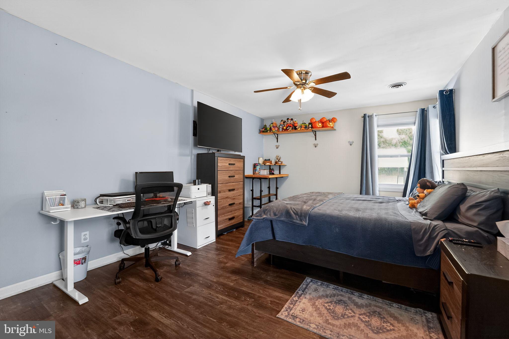 QUEENS PARK - Residential