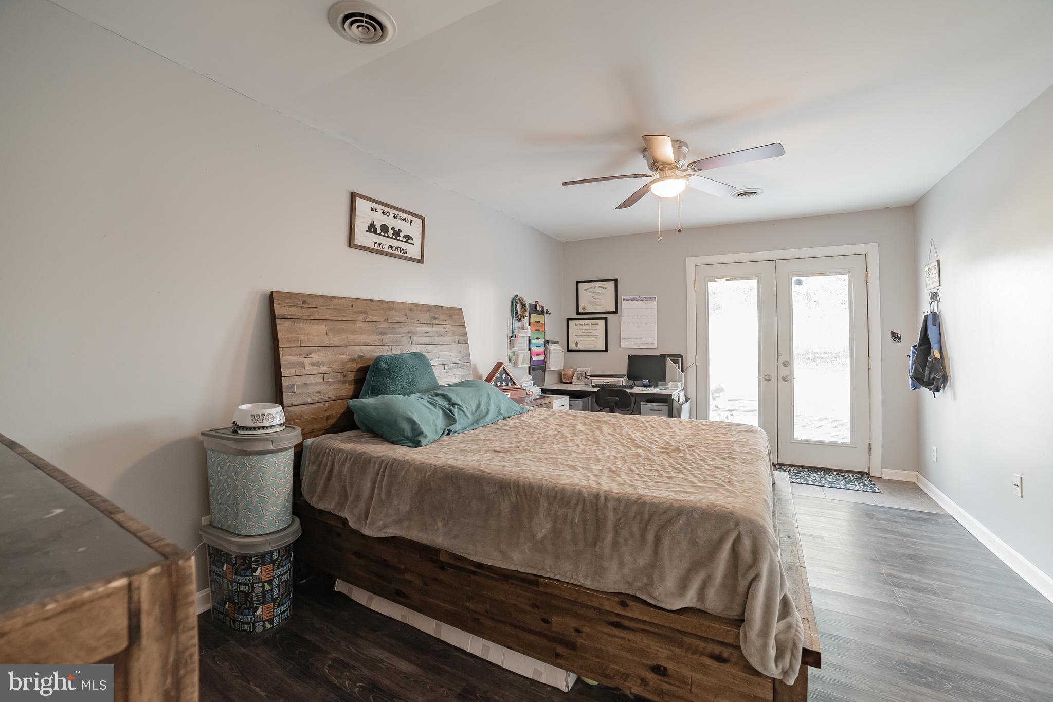 QUEENS PARK - Residential