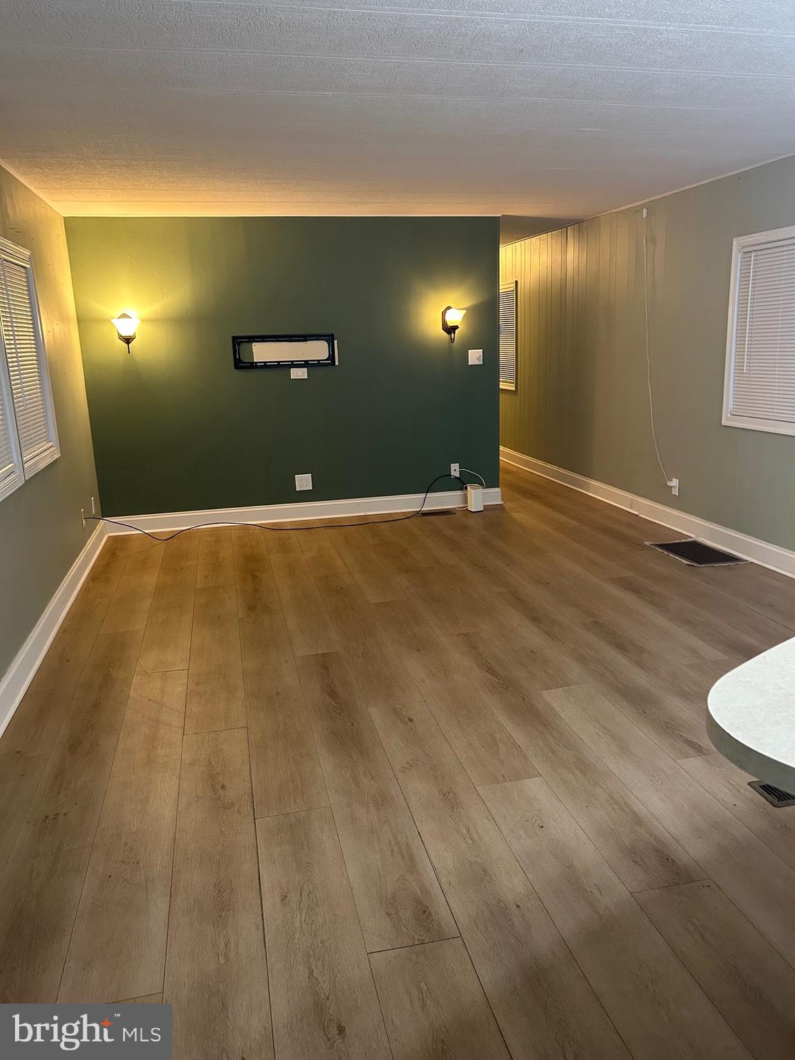 WOODBRIDGE CENTER - Residential