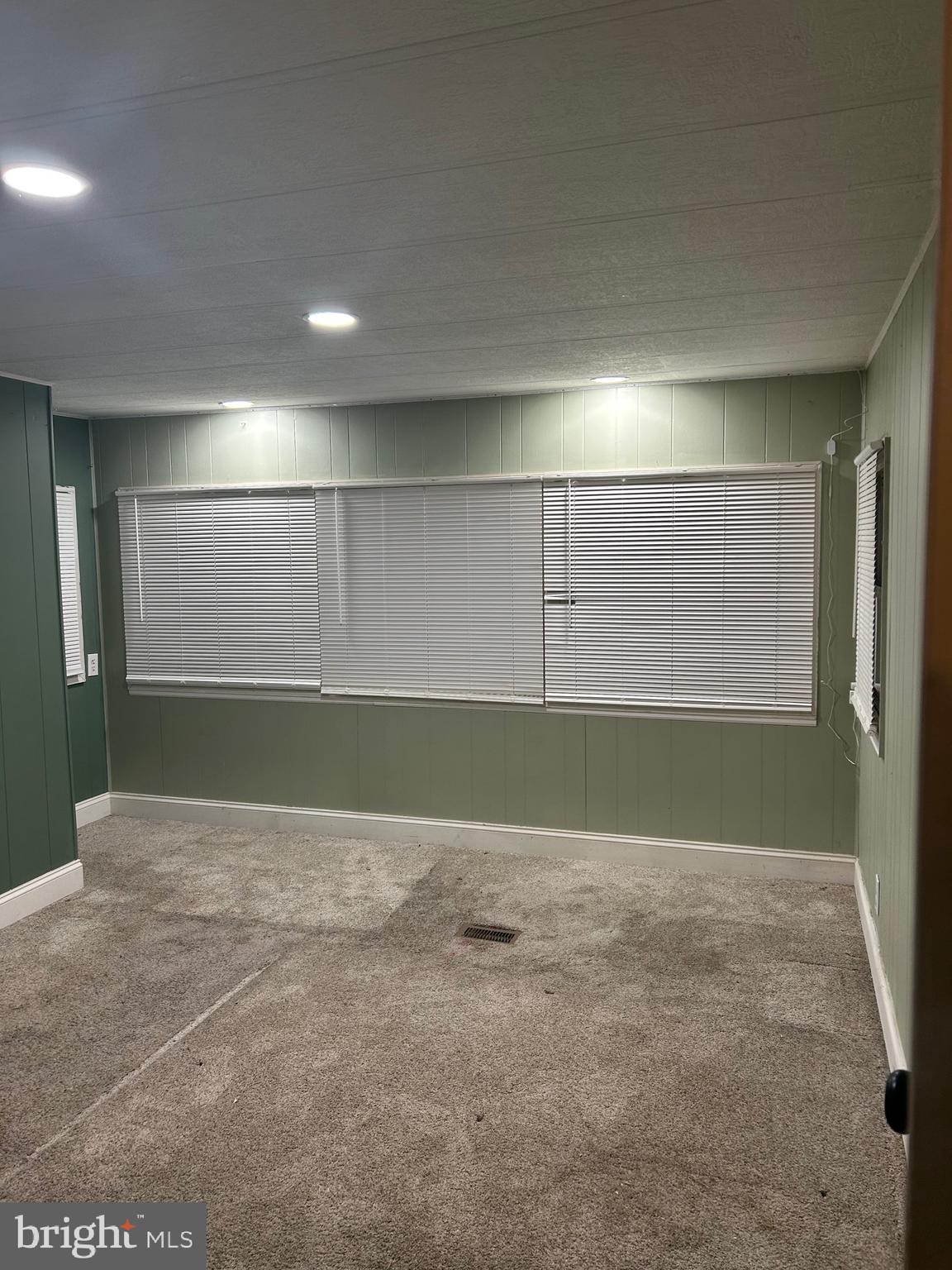 WOODBRIDGE CENTER - Residential