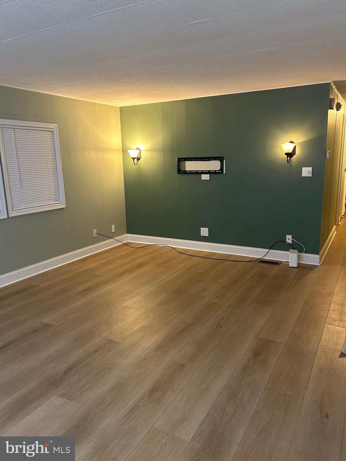 WOODBRIDGE CENTER - Residential