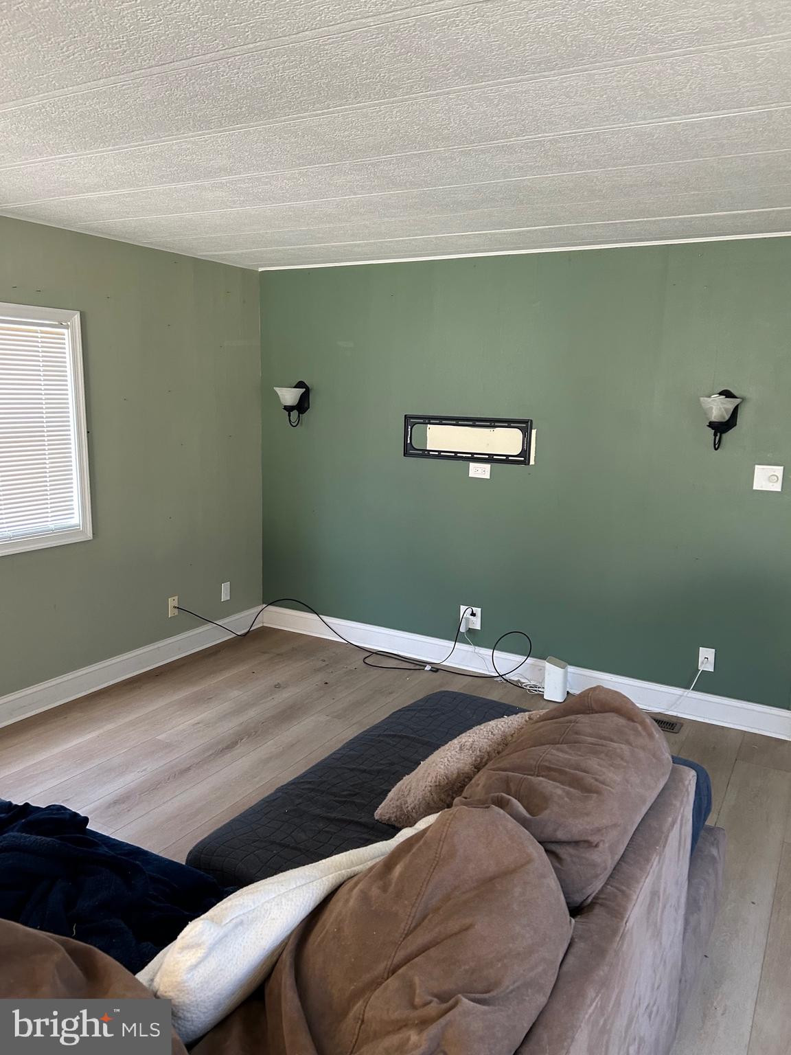 WOODBRIDGE CENTER - Residential