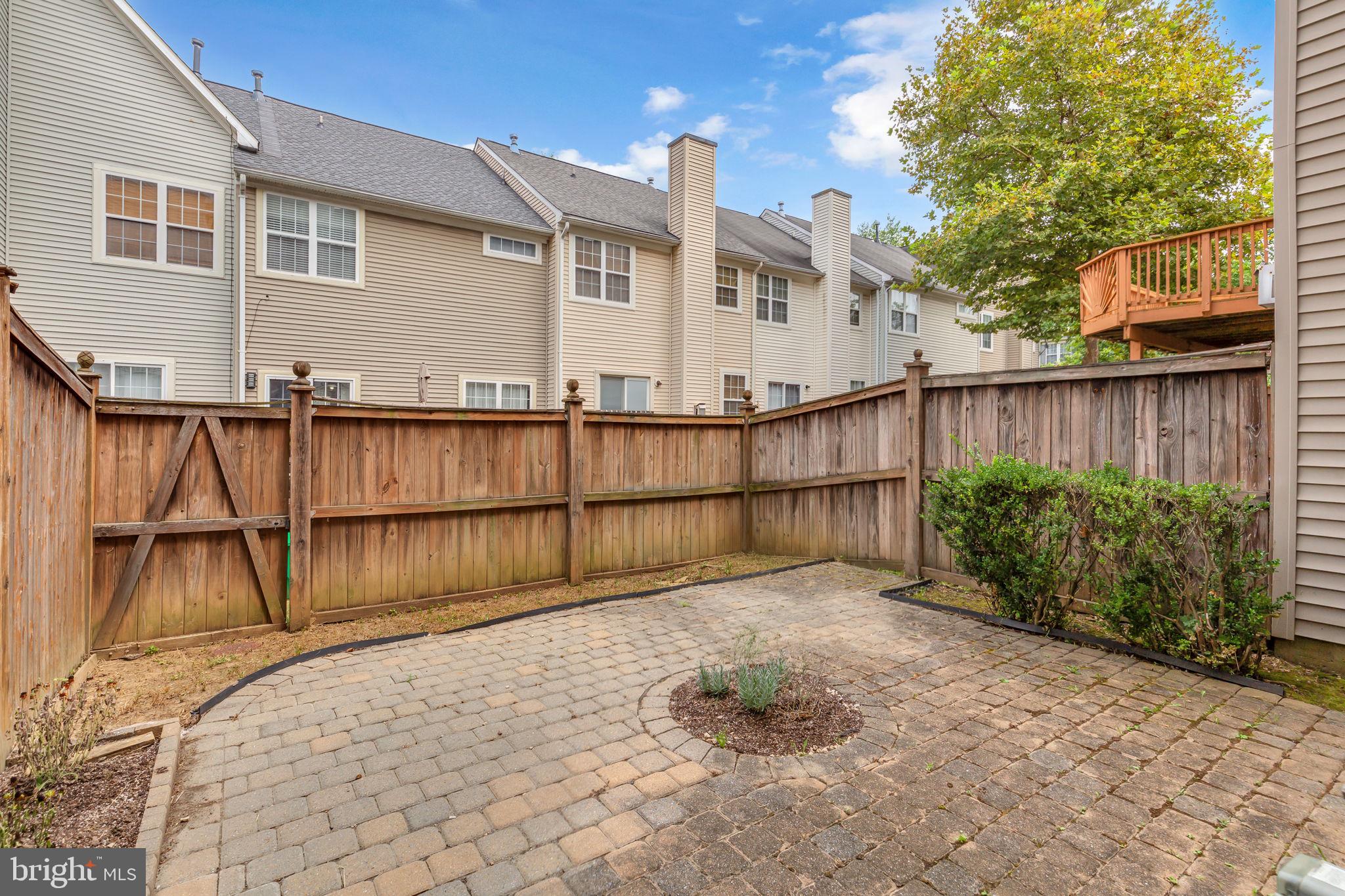 WOODVIEW VILLAGE WEST - Residential