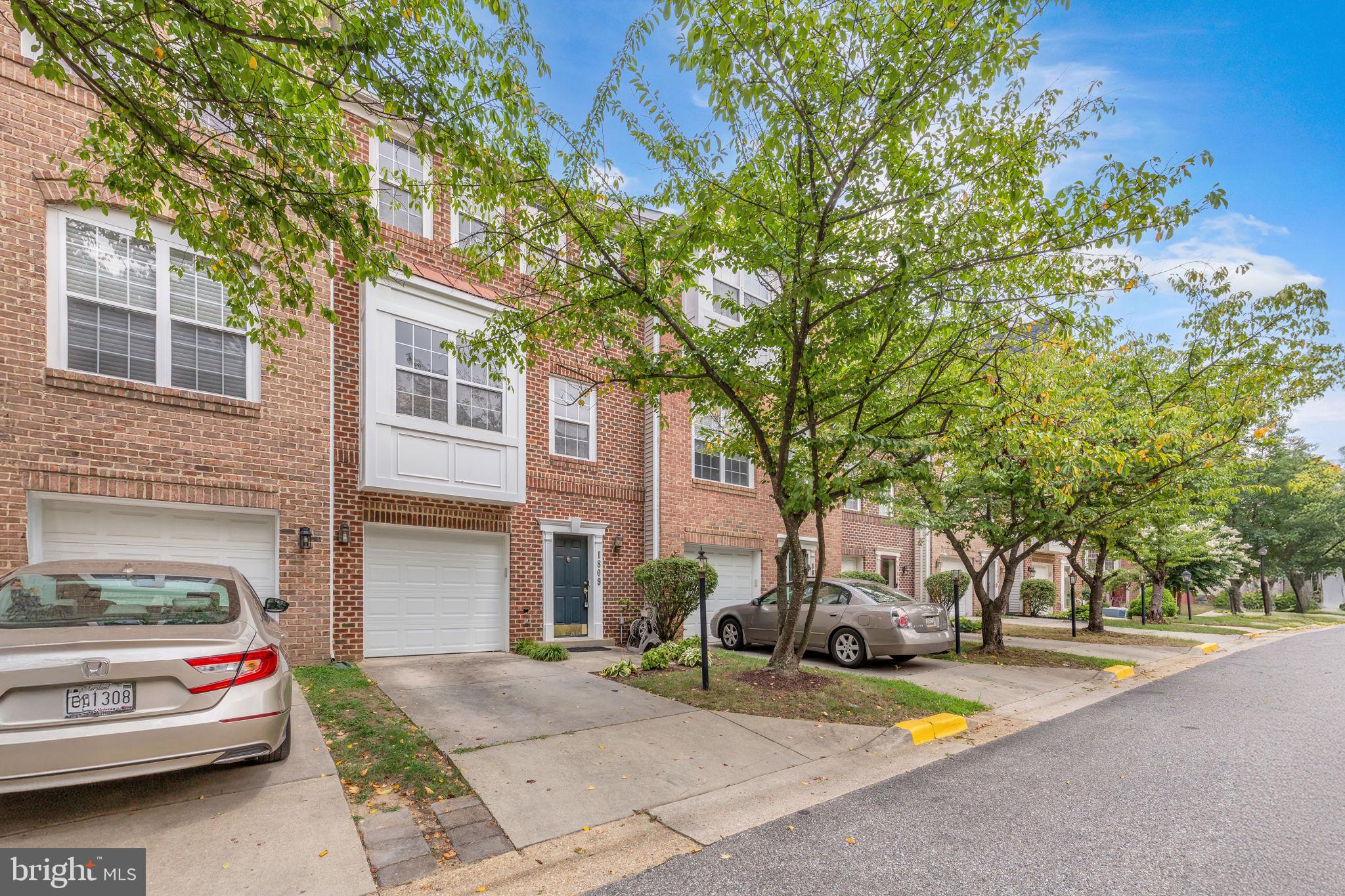 1809 SPANISH OAK LANE