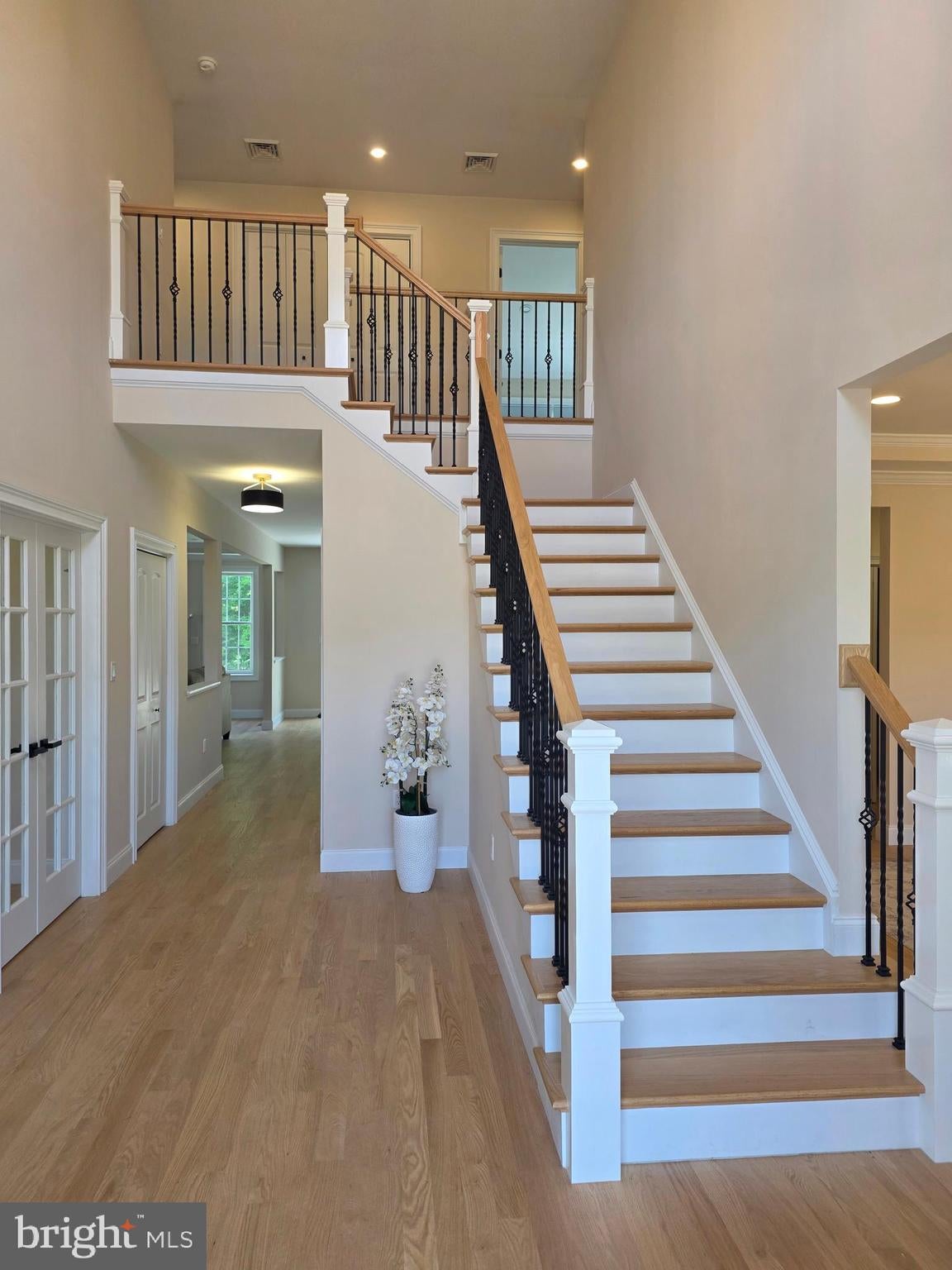 240 BANYAN DRIVE