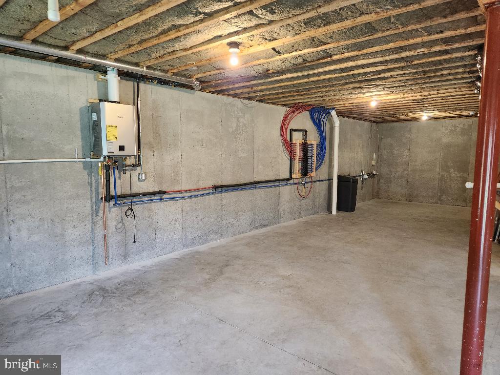 HILLSIDE FARM ESTATES - Residential