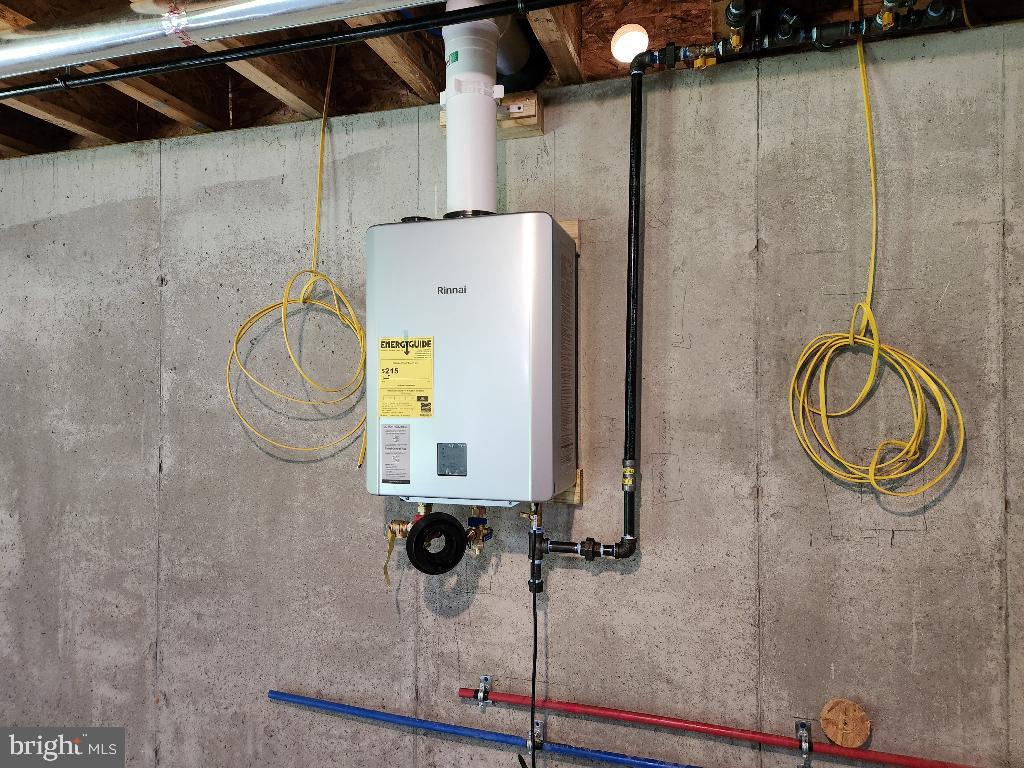 HILLSIDE FARM ESTATES - Residential