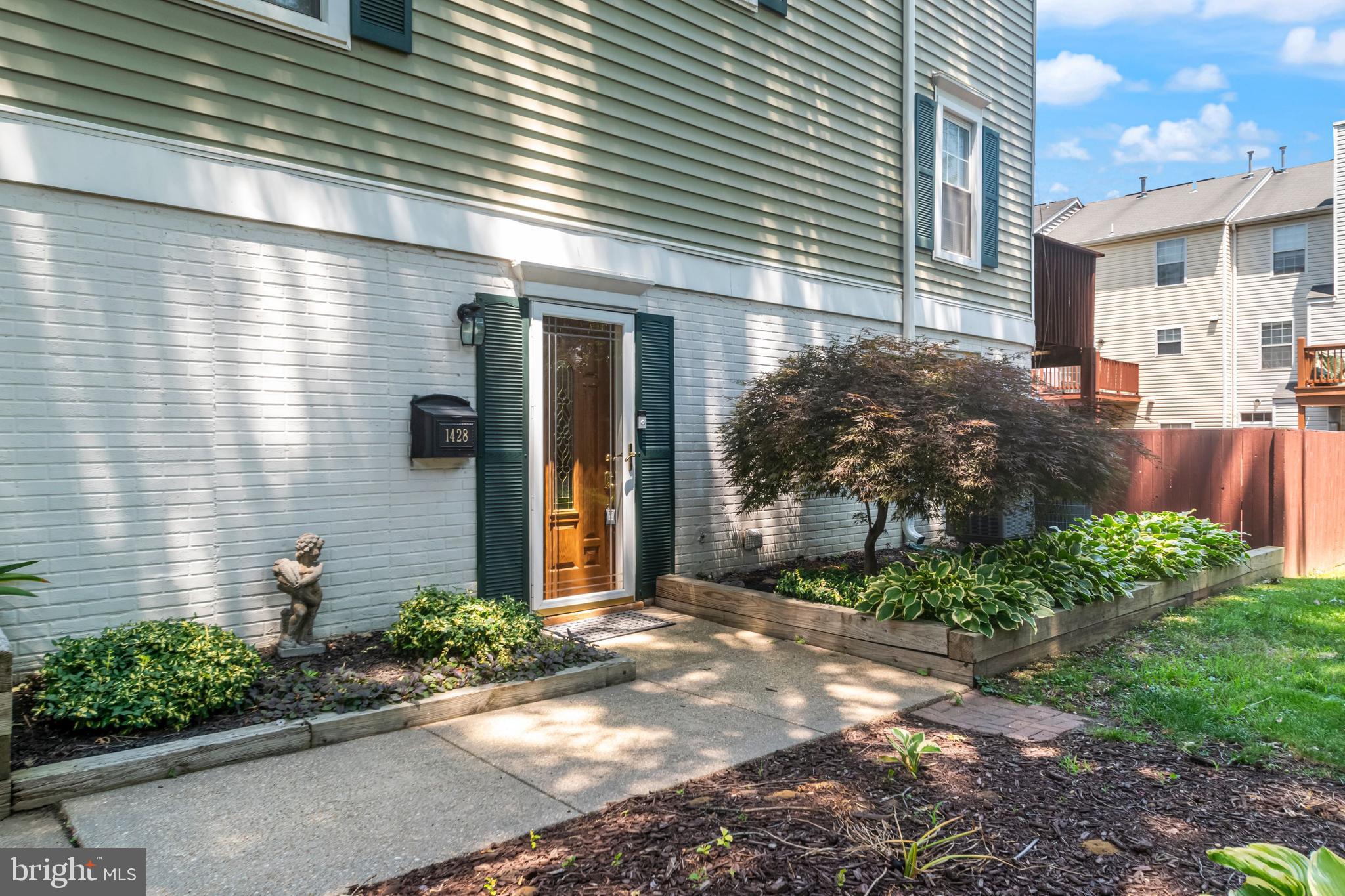 CROFTON MEWS - Residential