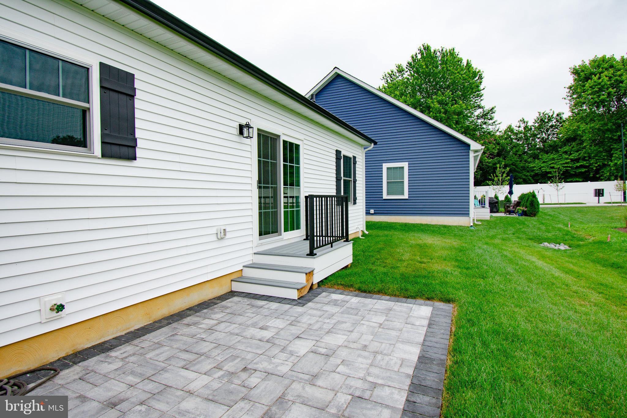 14 SANDY LANE