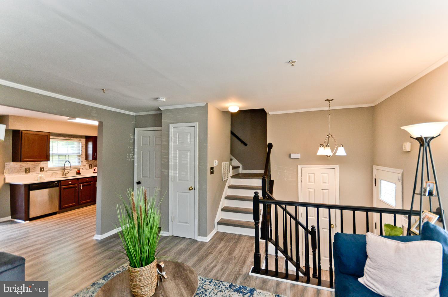 COLONY SQUARE - Residential