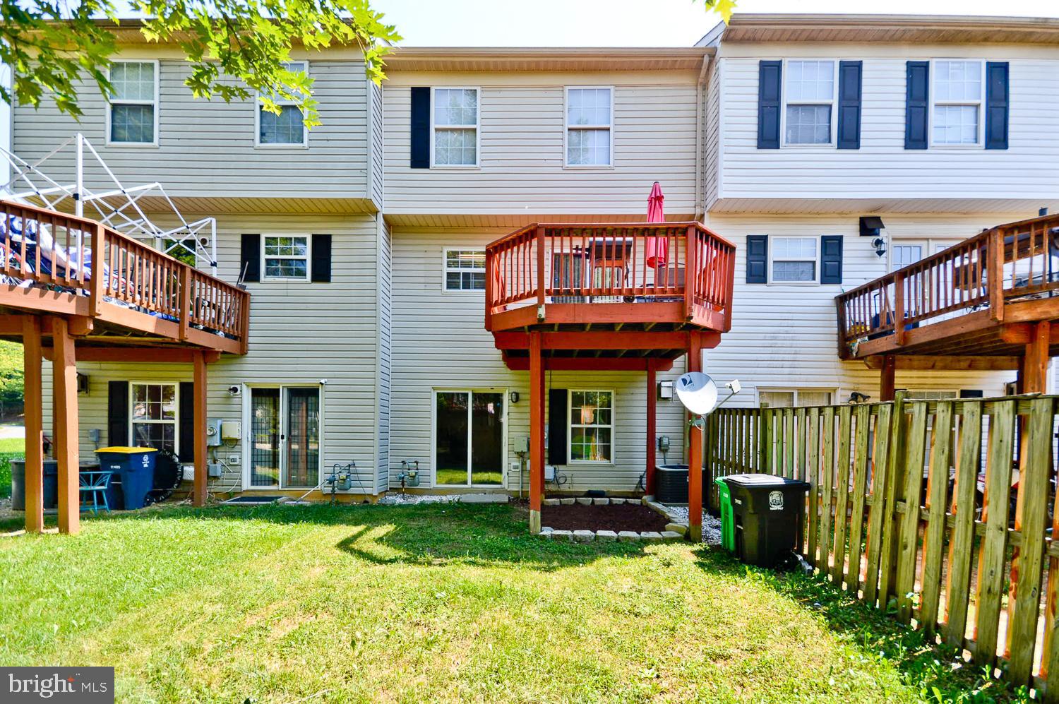 COLONY SQUARE - Residential