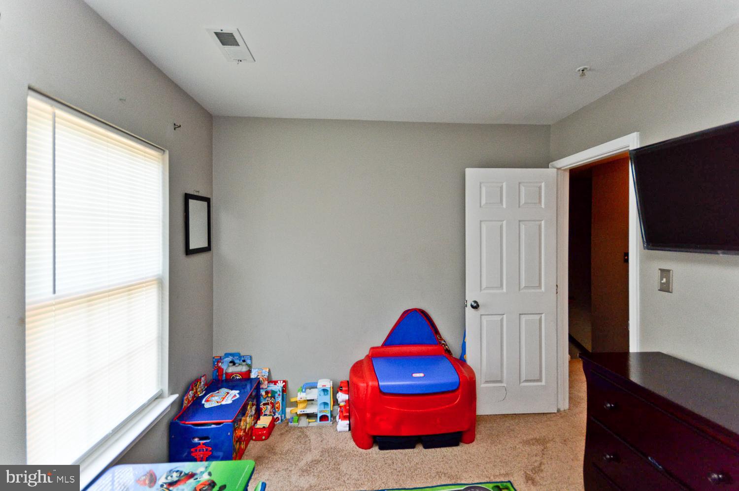 COLONY SQUARE - Residential