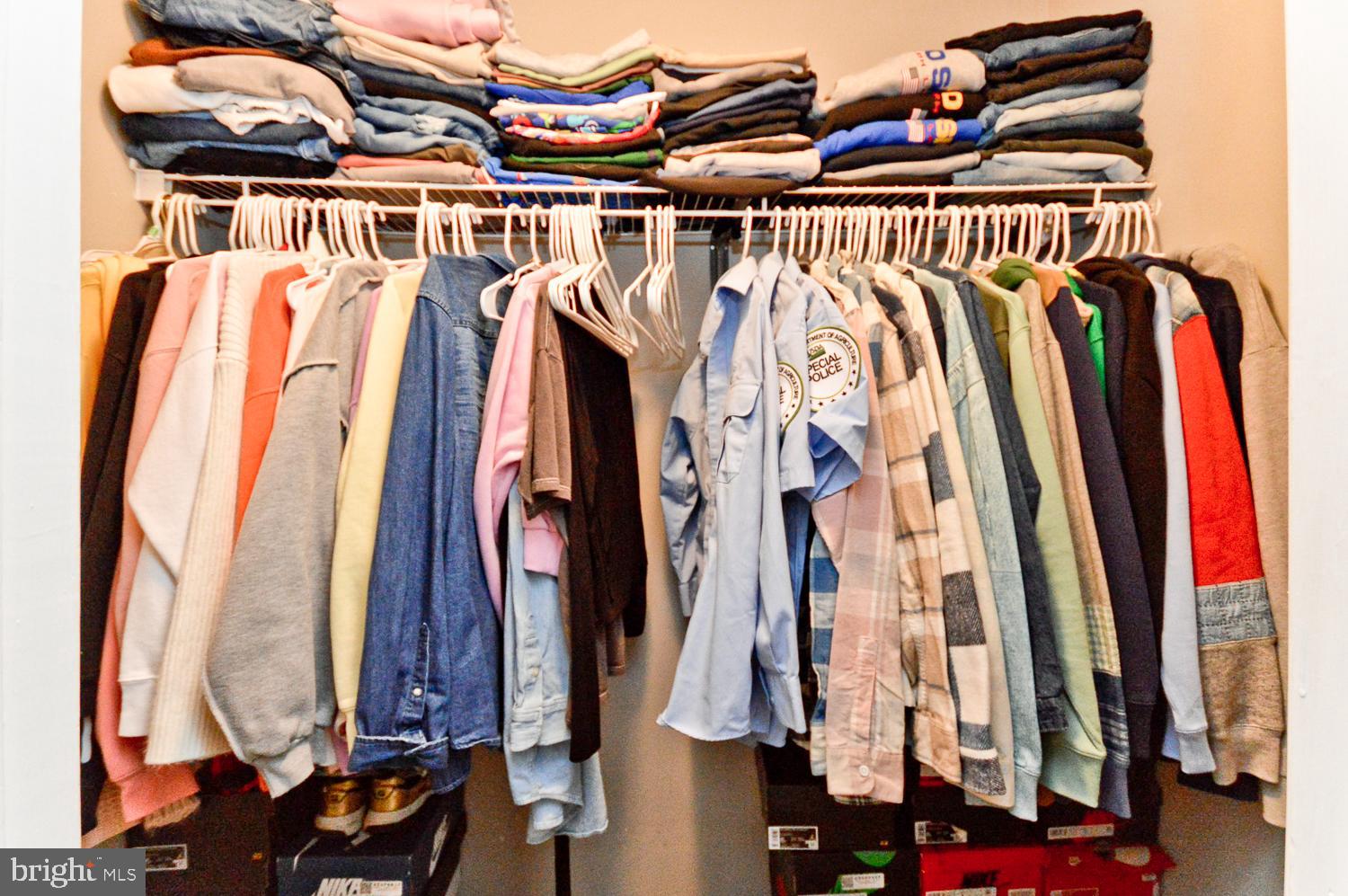 COLONY SQUARE - Residential