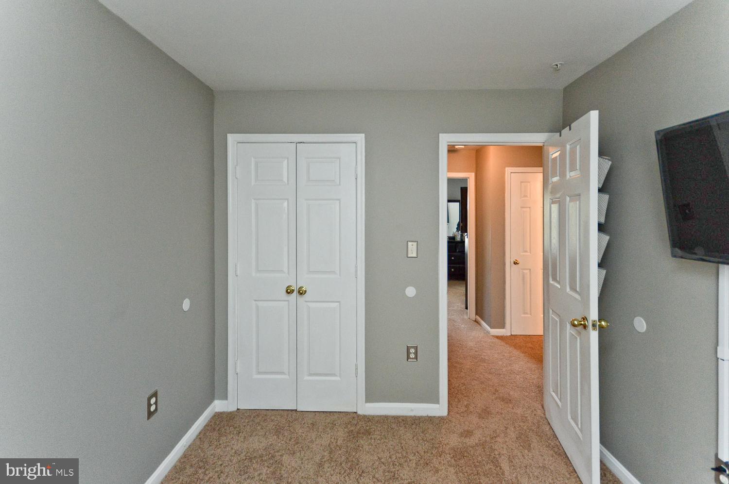 COLONY SQUARE - Residential