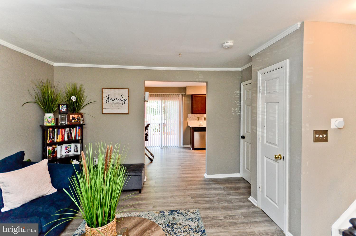 COLONY SQUARE - Residential