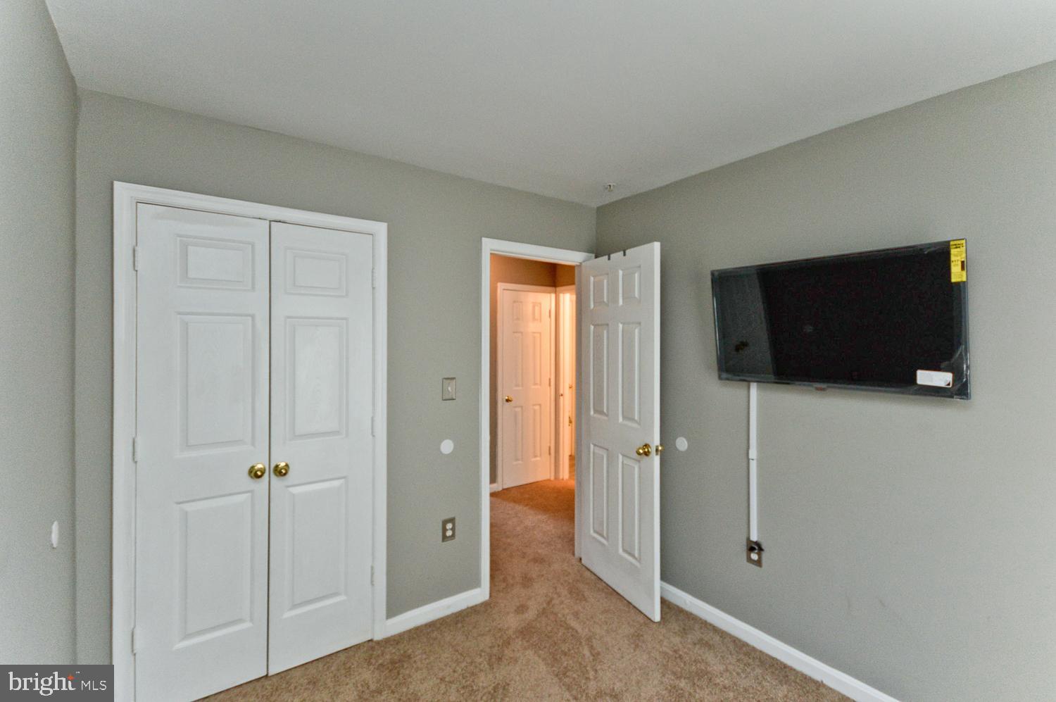 COLONY SQUARE - Residential