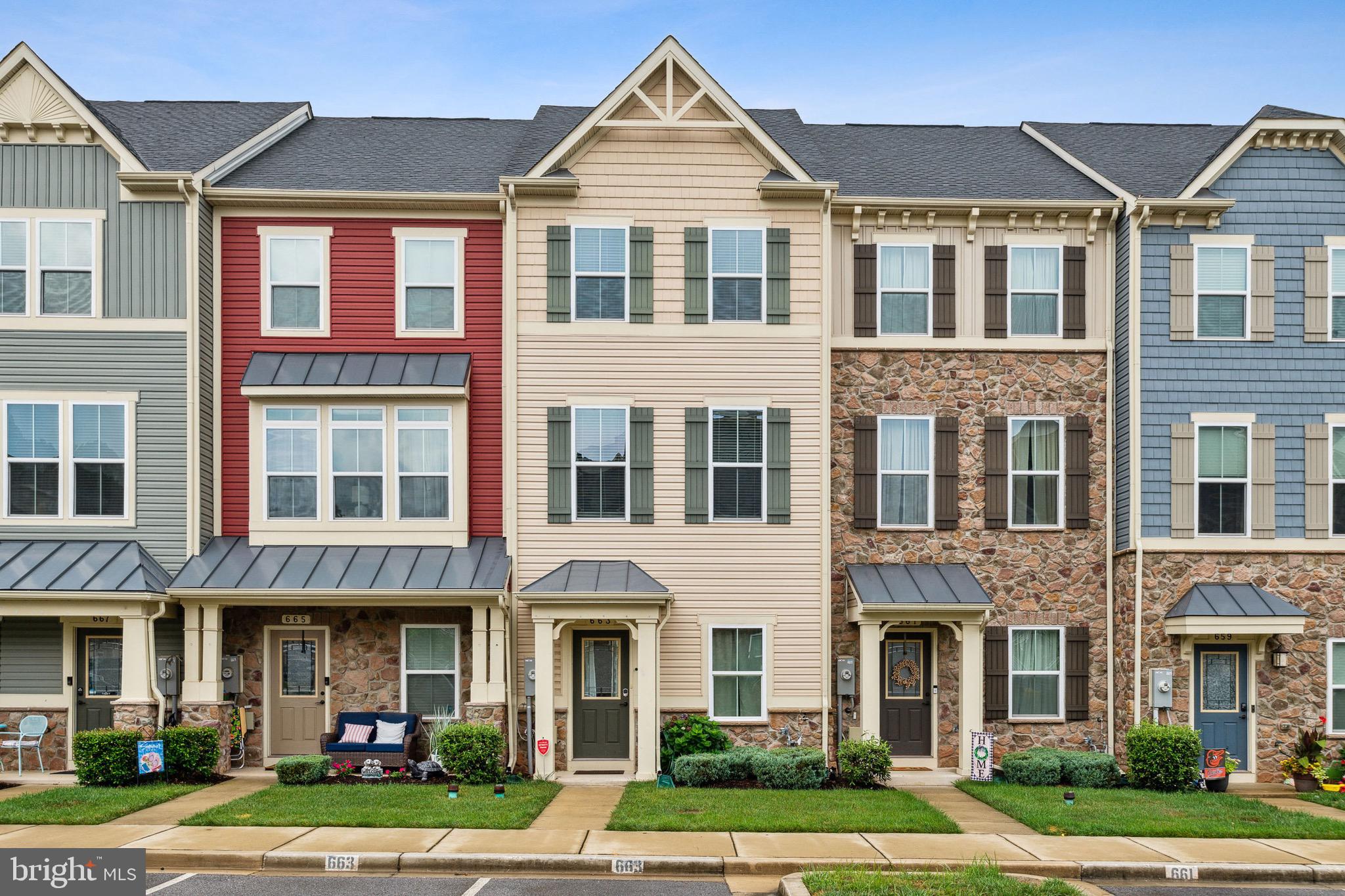 CREEKSIDE VILLAGE AT TANYARD SPRINGS - Residential Lease